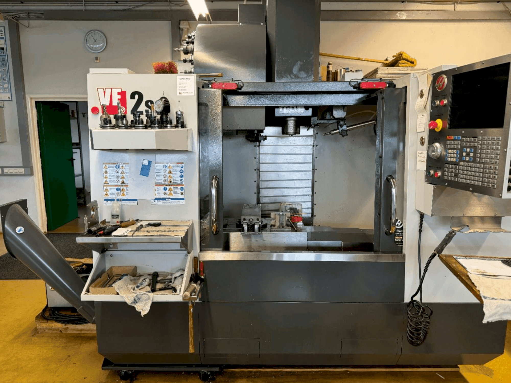 Vooraanzicht van HAAS VF-2SS machine