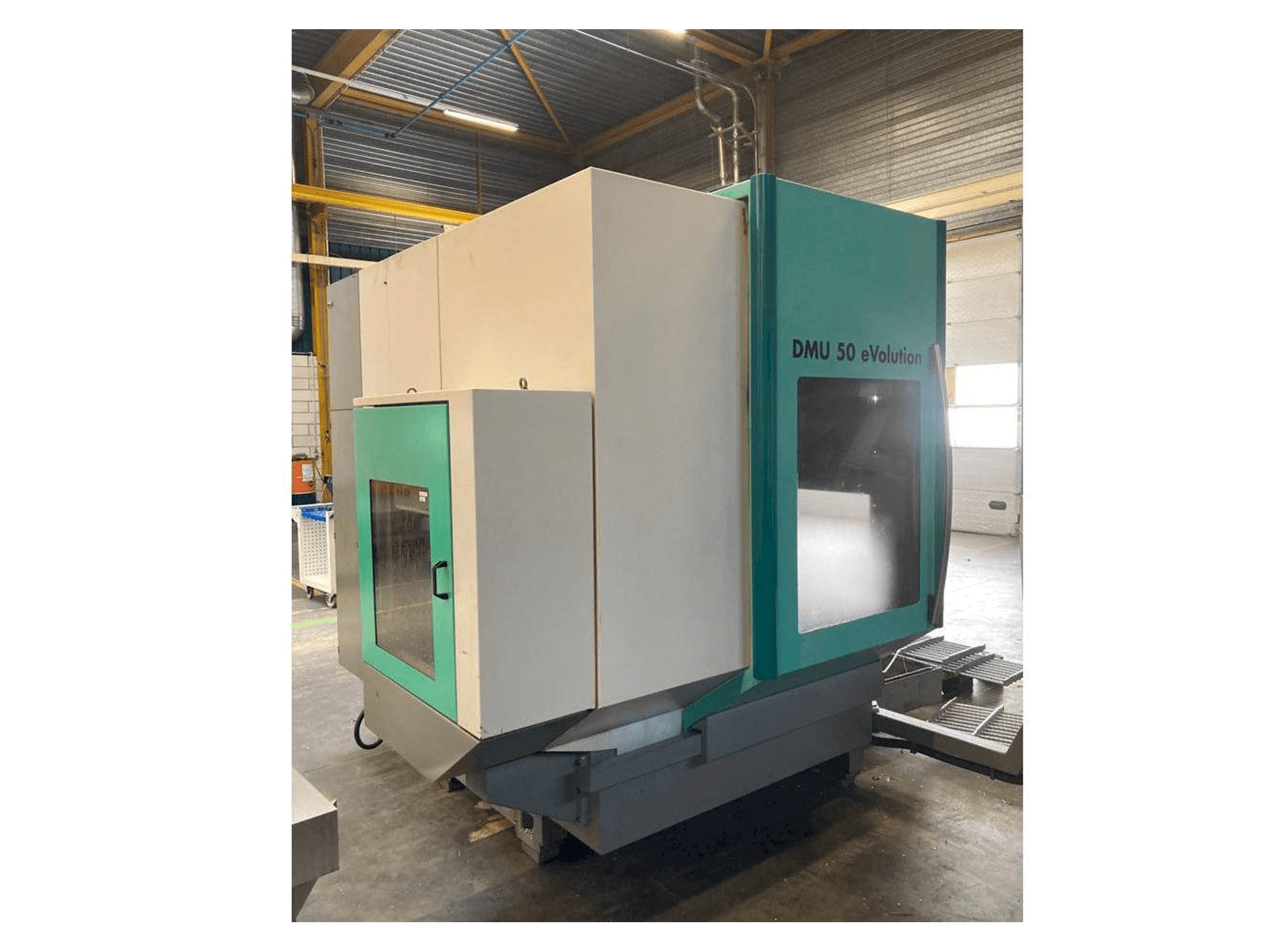 Vooraanzicht van DECKEL MAHO DMG 50Evo machine