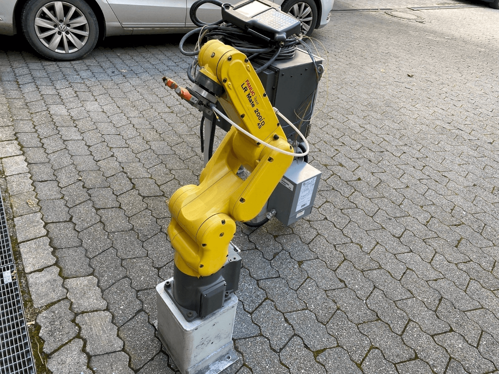 Vooraanzicht van FANUC LR Mate 200iD/4S machine