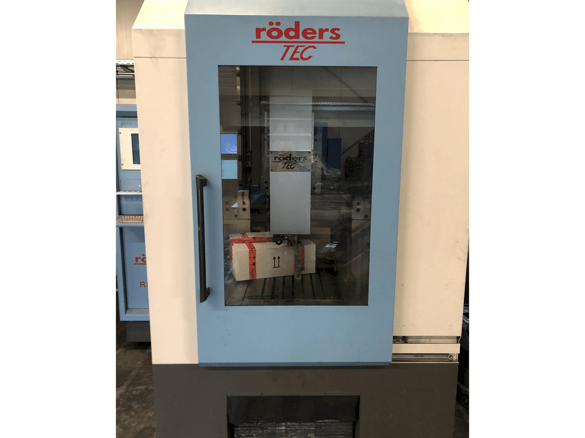 Vooraanzicht van RÖDERS 600 RFM-2 machine