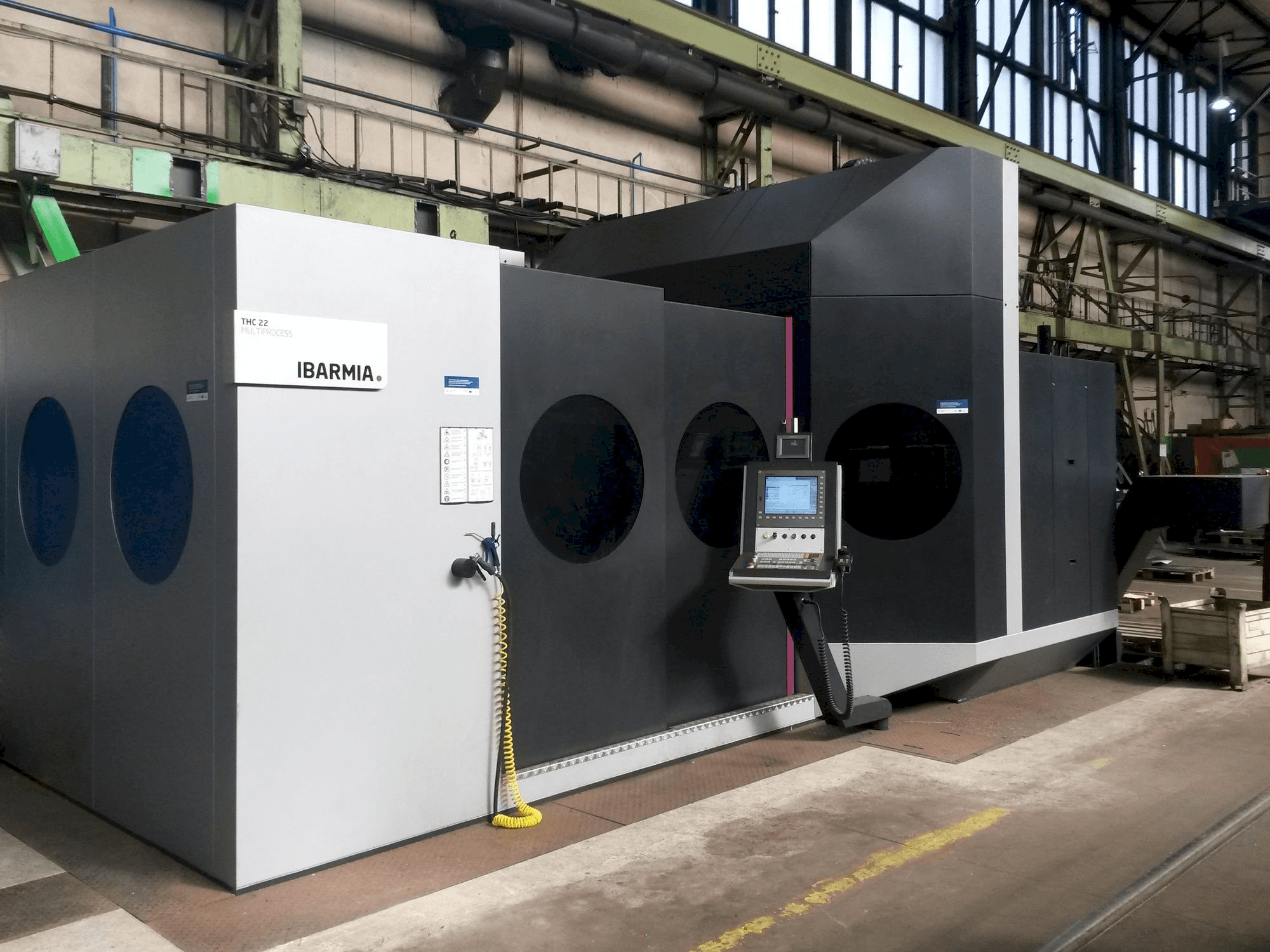 Vooraanzicht van IBARMIA THC 22 MULTIPROCESS machine