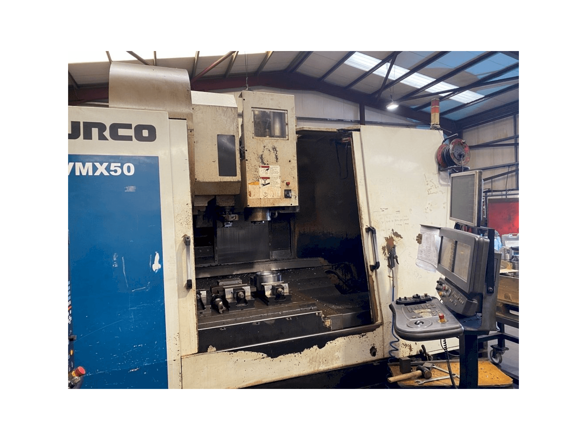 Vooraanzicht van Hurco VMX 50/50T machine