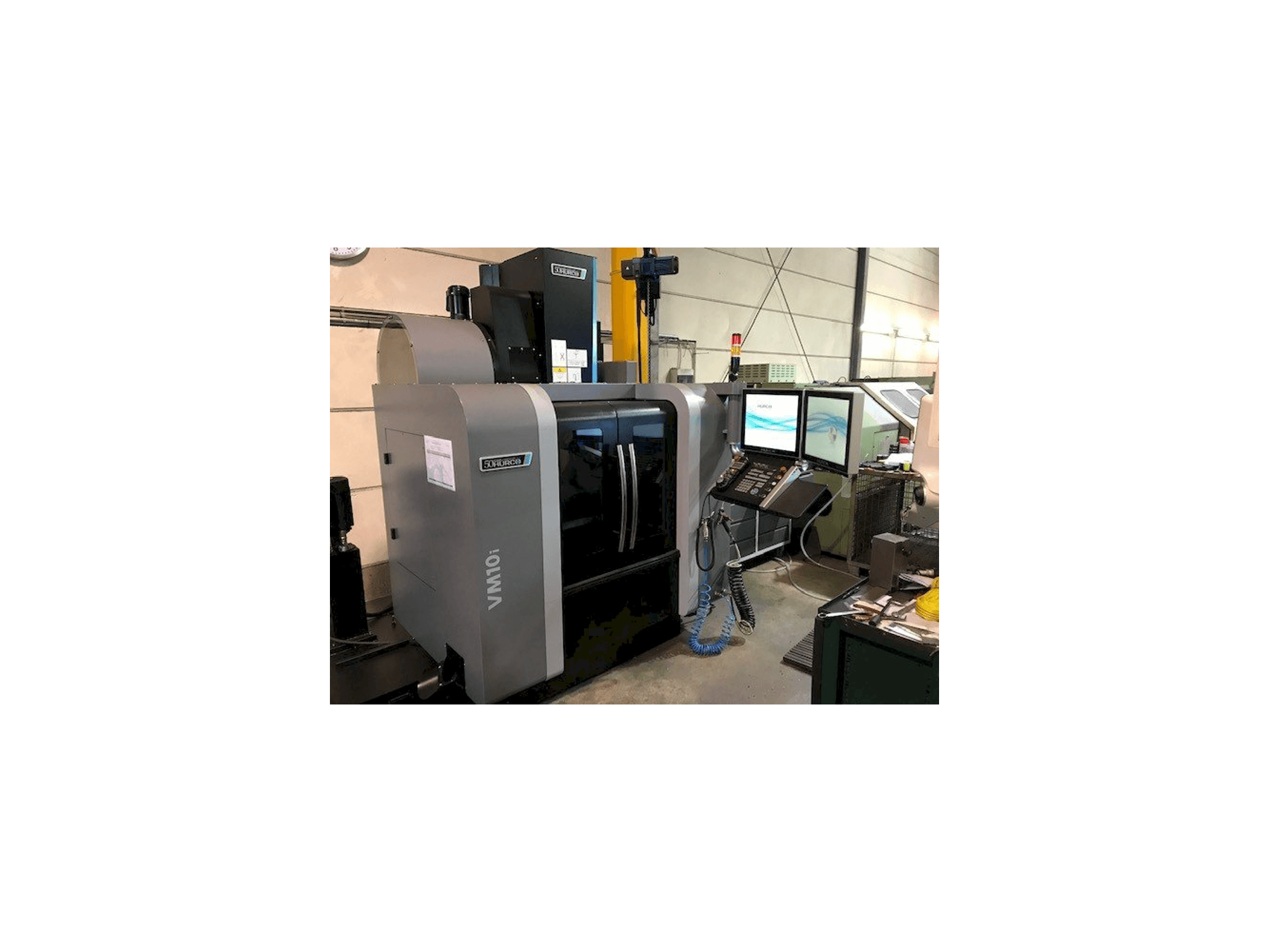 Vooraanzicht van Hurco VM10i machine