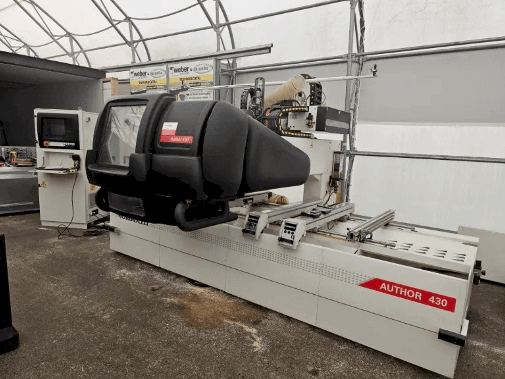 Vooraanzicht van MORBIDELLI Author 430 machine