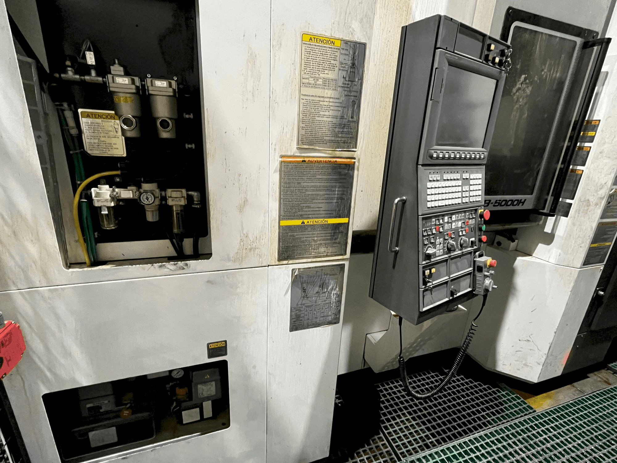Vooraanzicht van Okuma MB-5000H machine