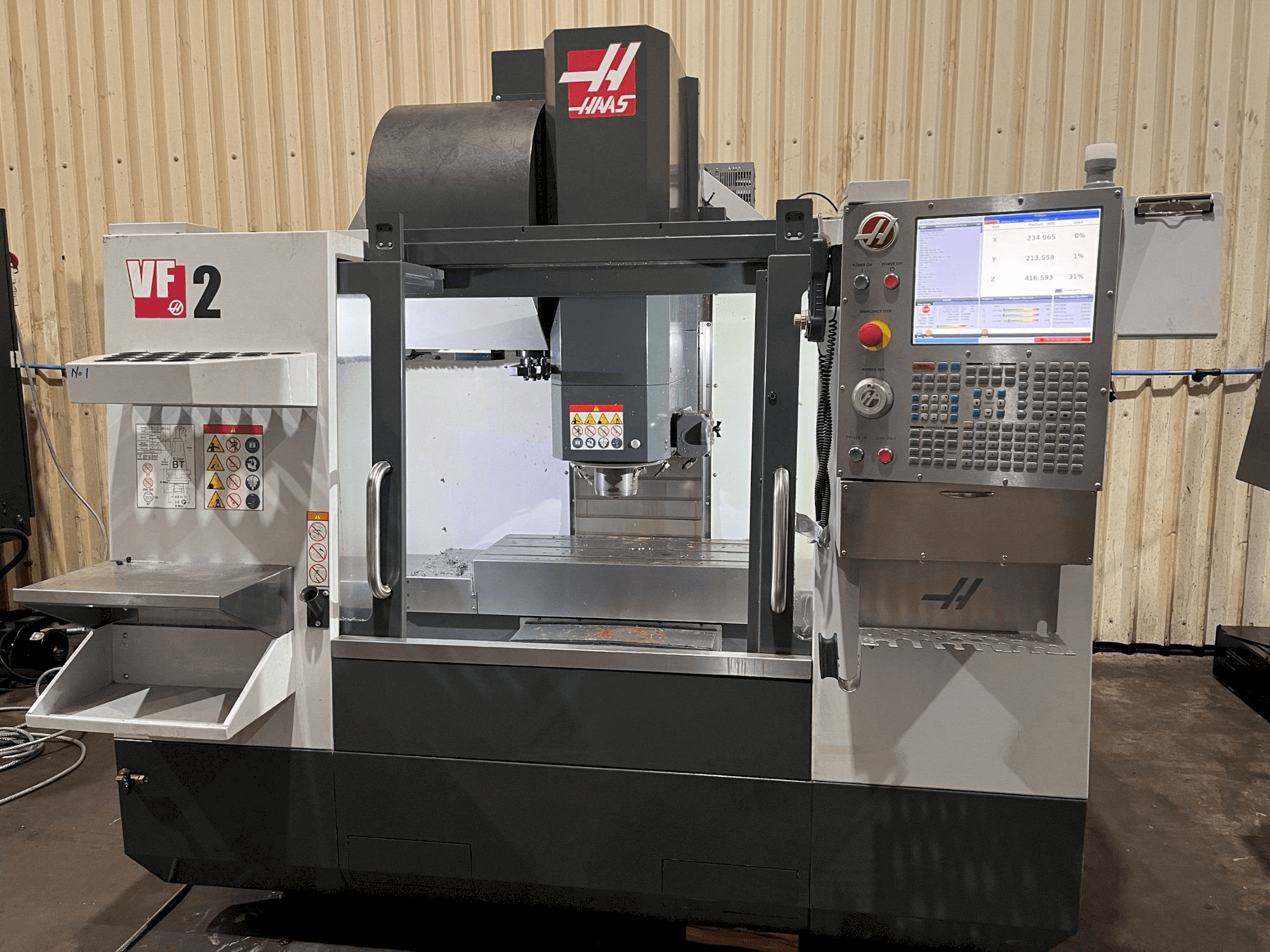 Vooraanzicht van HAAS VF-2 machine