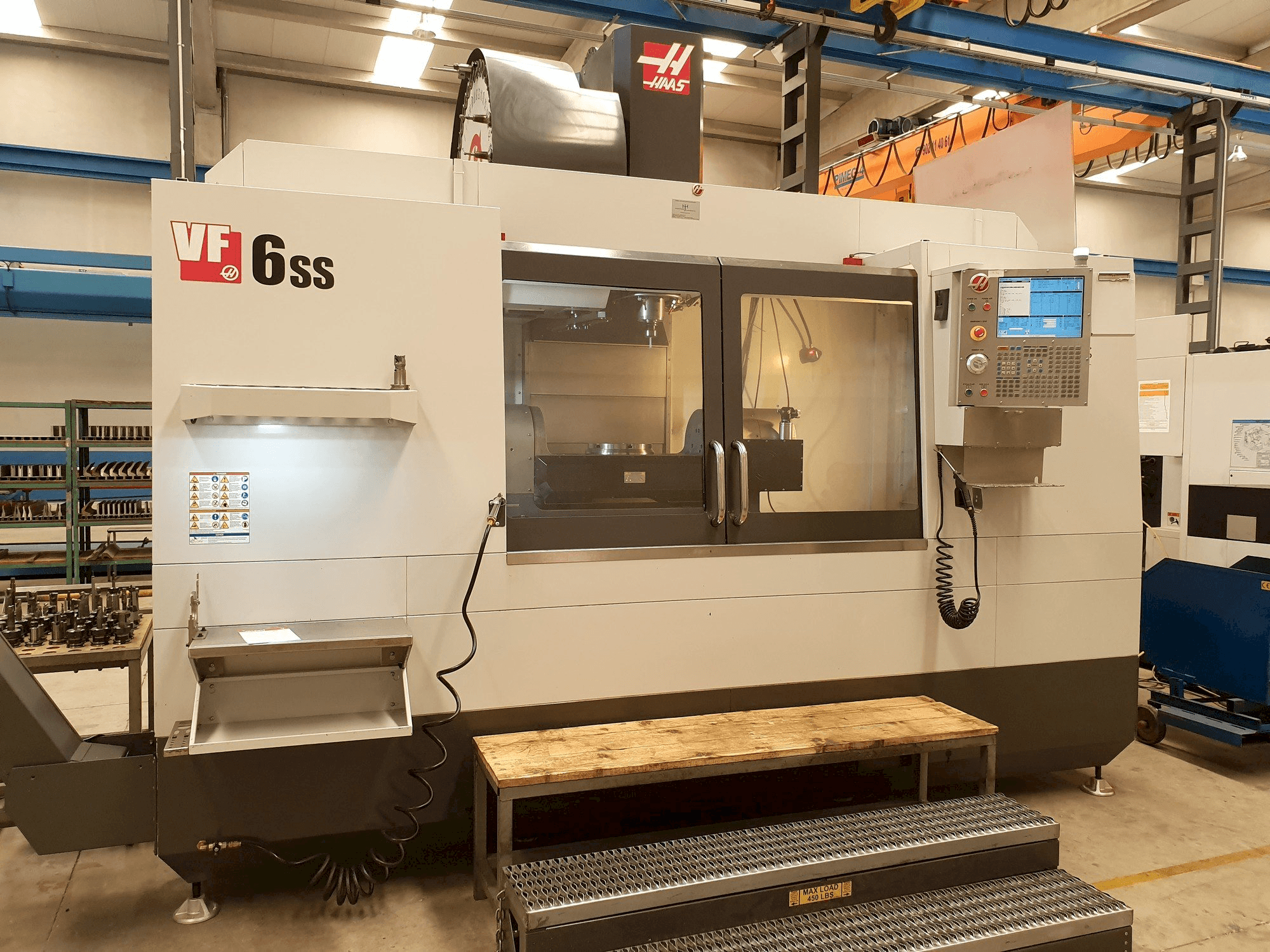 Vooraanzicht van HAAS VF-6SS machine