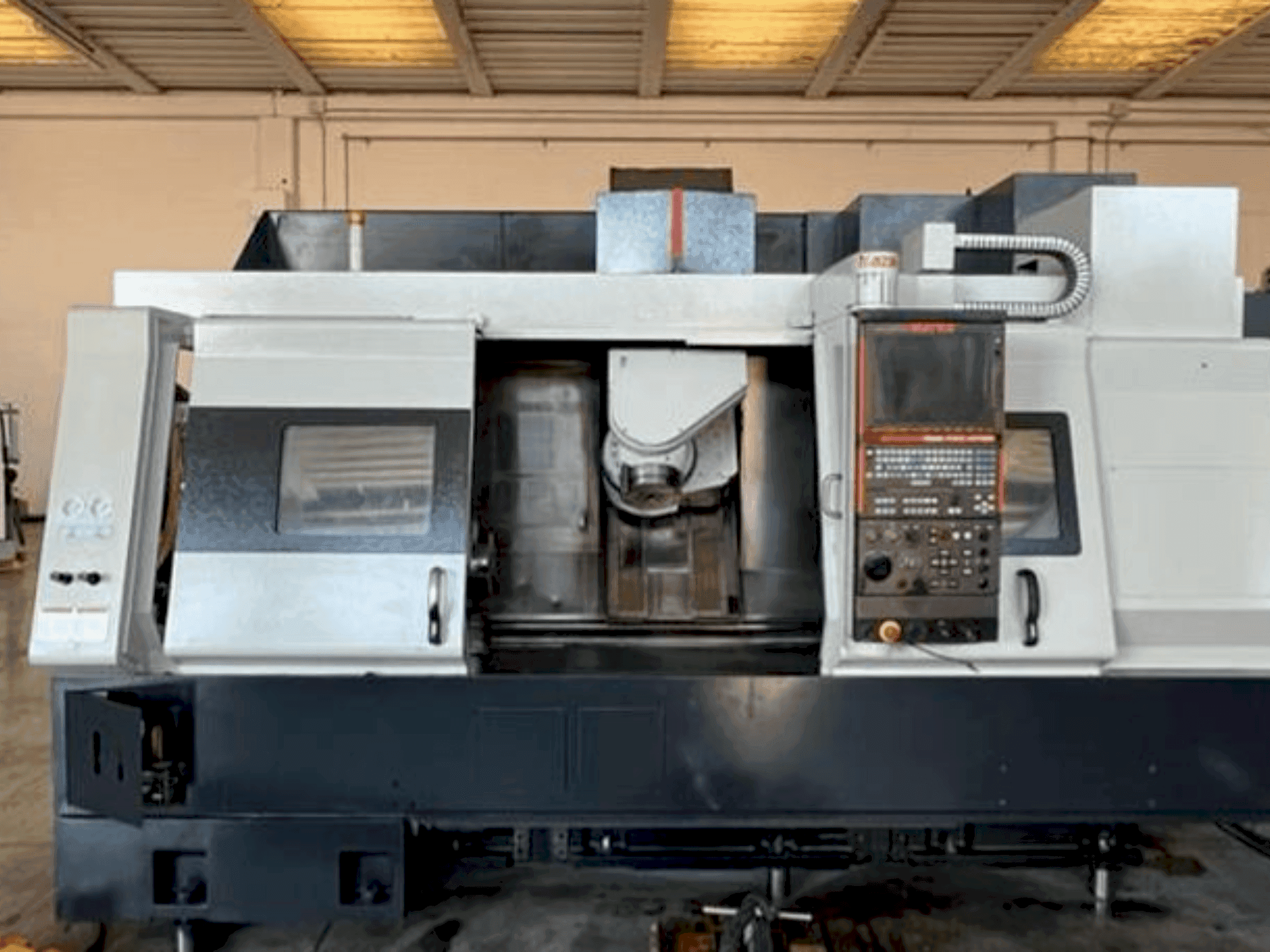 Vooraanzicht van Mazak INTEGREX 200 IV S (2007) machine