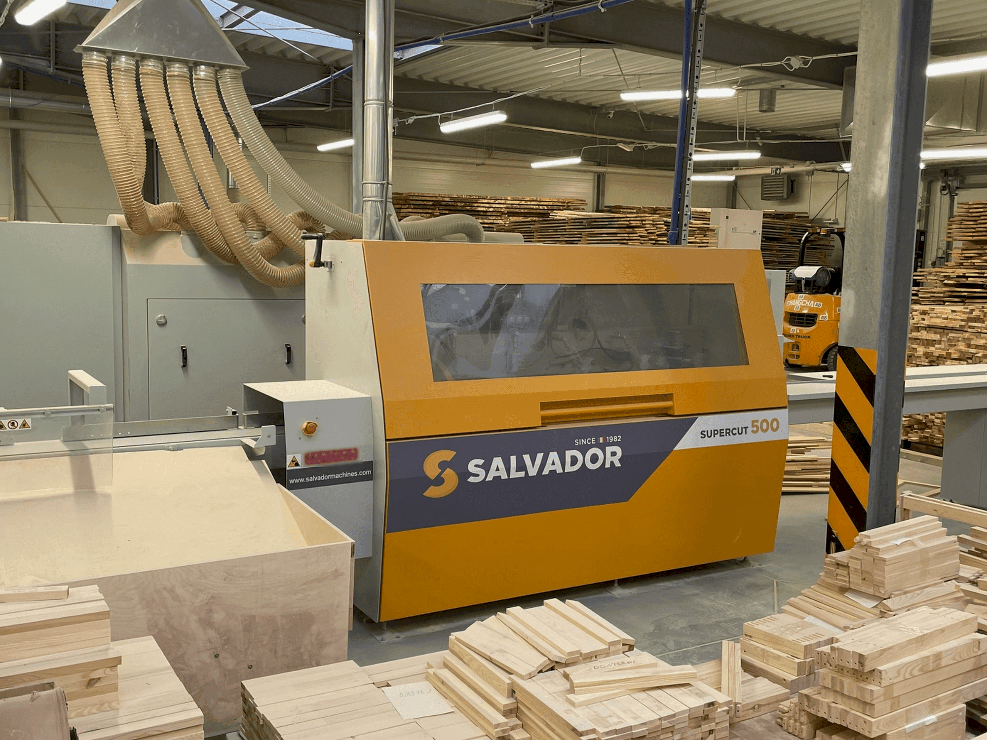 Vooraanzicht van Other SUPER CUT 500 machine