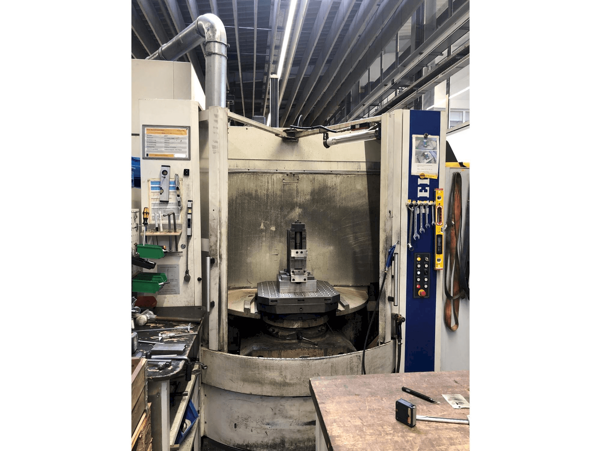 Vooraanzicht van HELLER MCH 250 machine