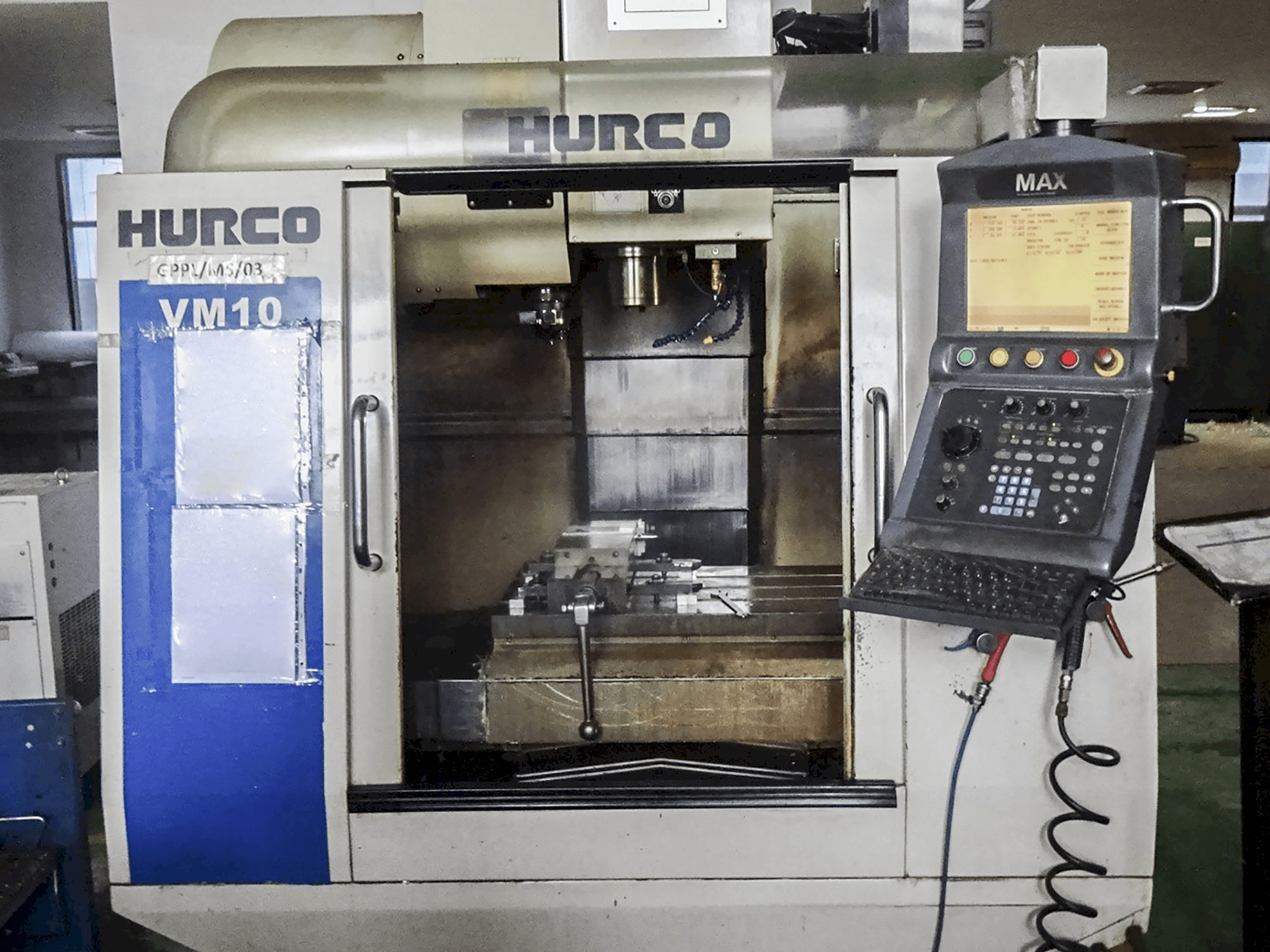 Vooraanzicht van Hurco VM10 machine
