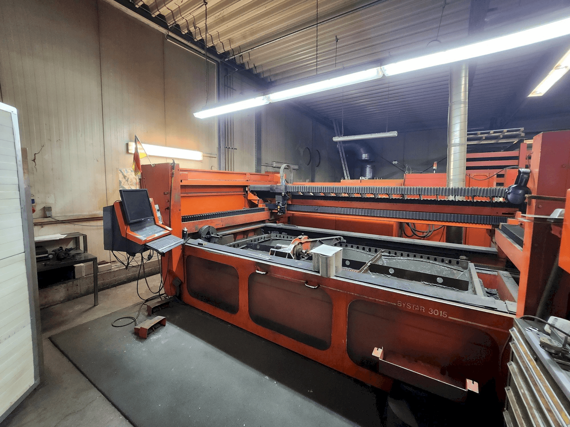 Vooraanzicht van Bystronic BTL 4000 machine