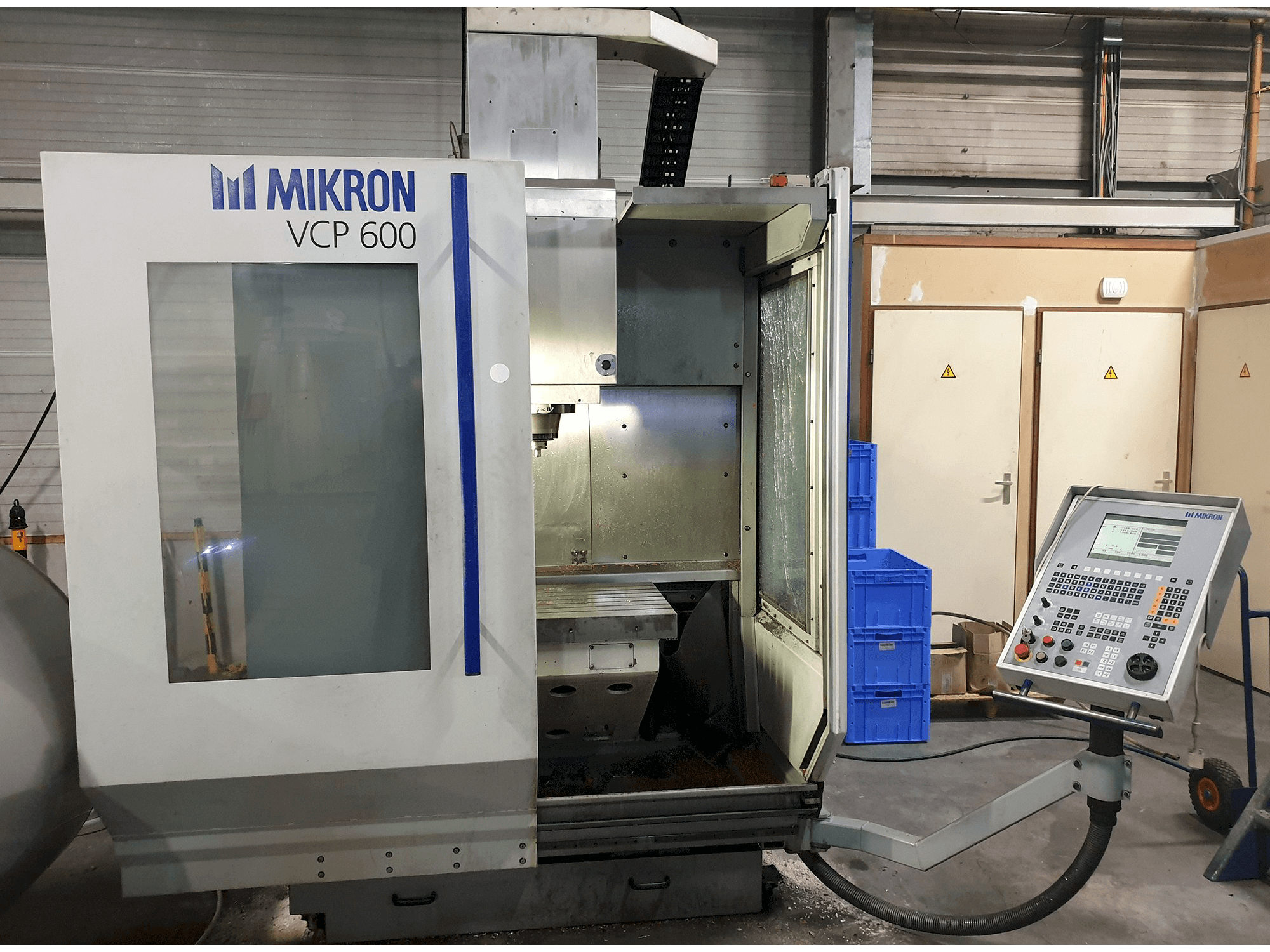 Vooraanzicht van MIKRON VCP 600 machine