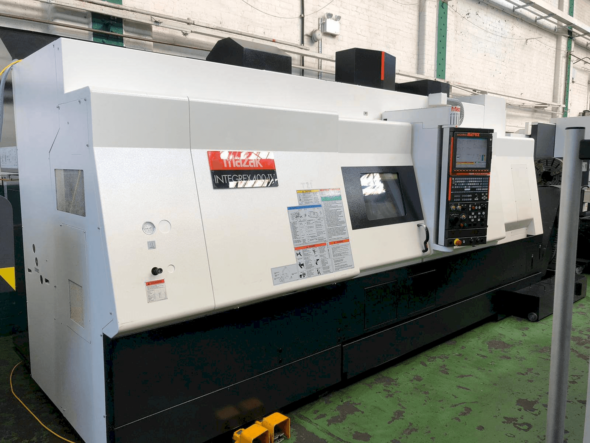 Vooraanzicht van Mazak Integrex 400-IV machine