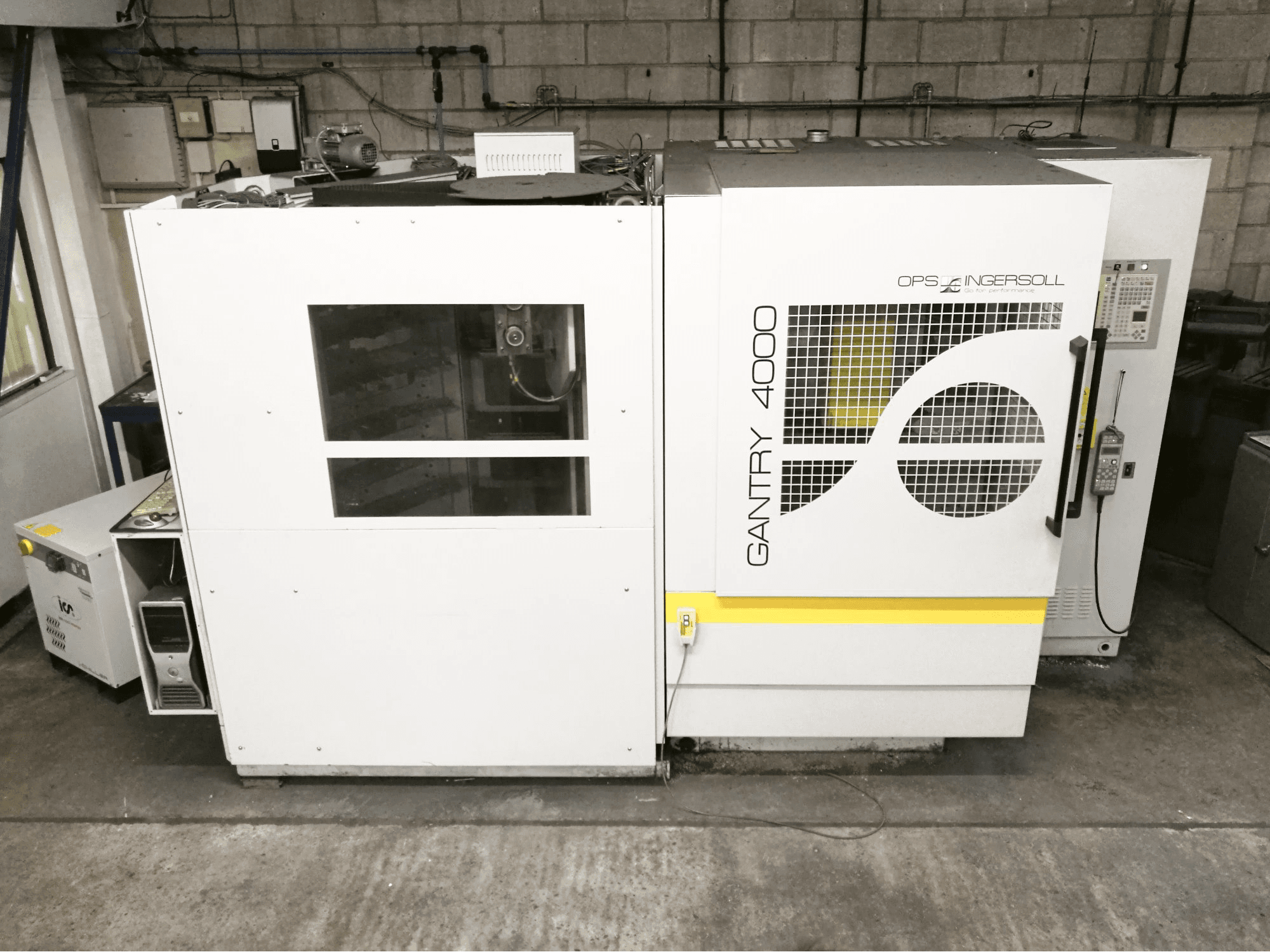 Vooraanzicht van OPS-INGERSOLL Gantry 4000 machine
