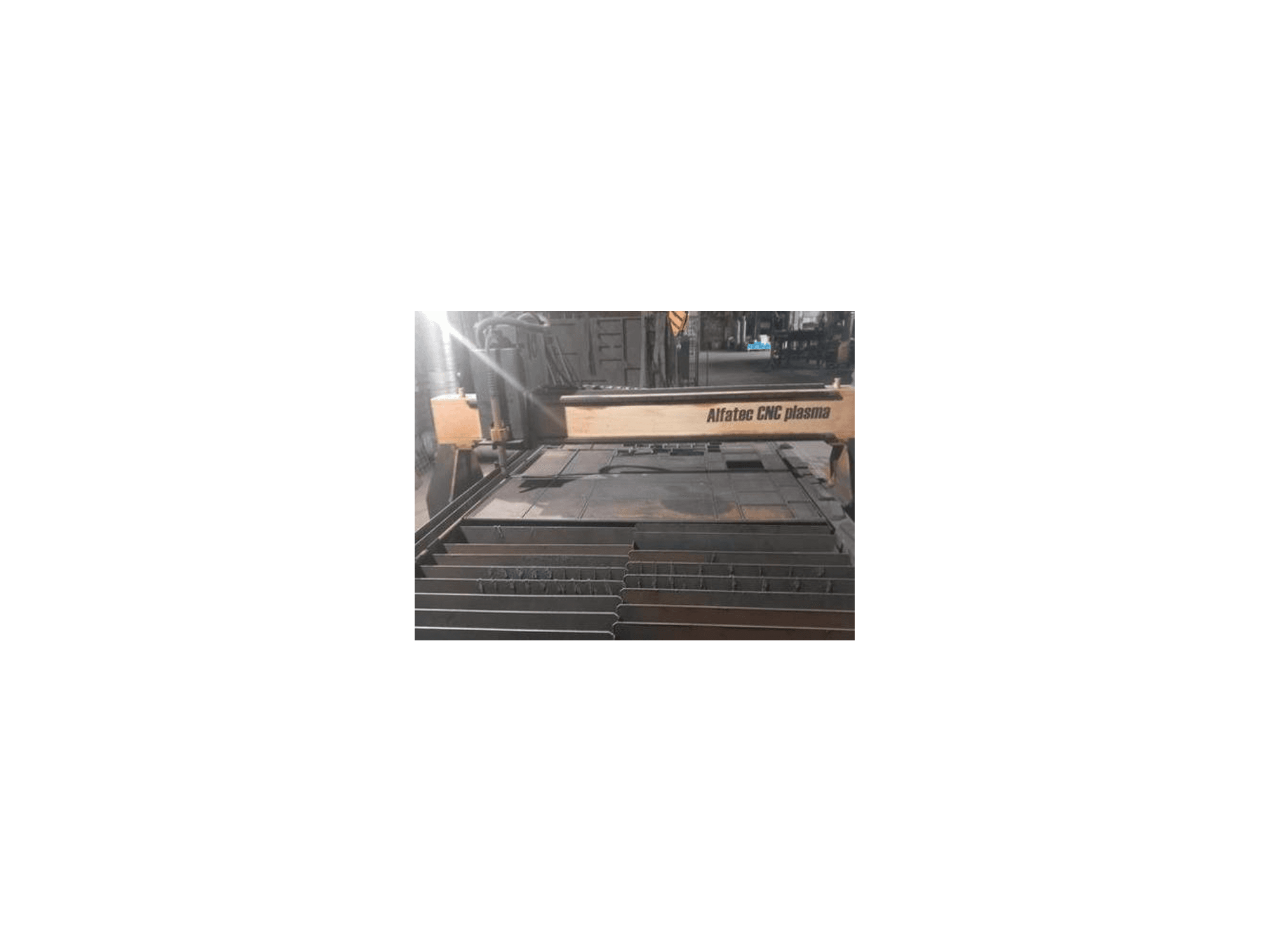 Vooraanzicht van ALFATEC CNC 1,5x3M PROFI machine