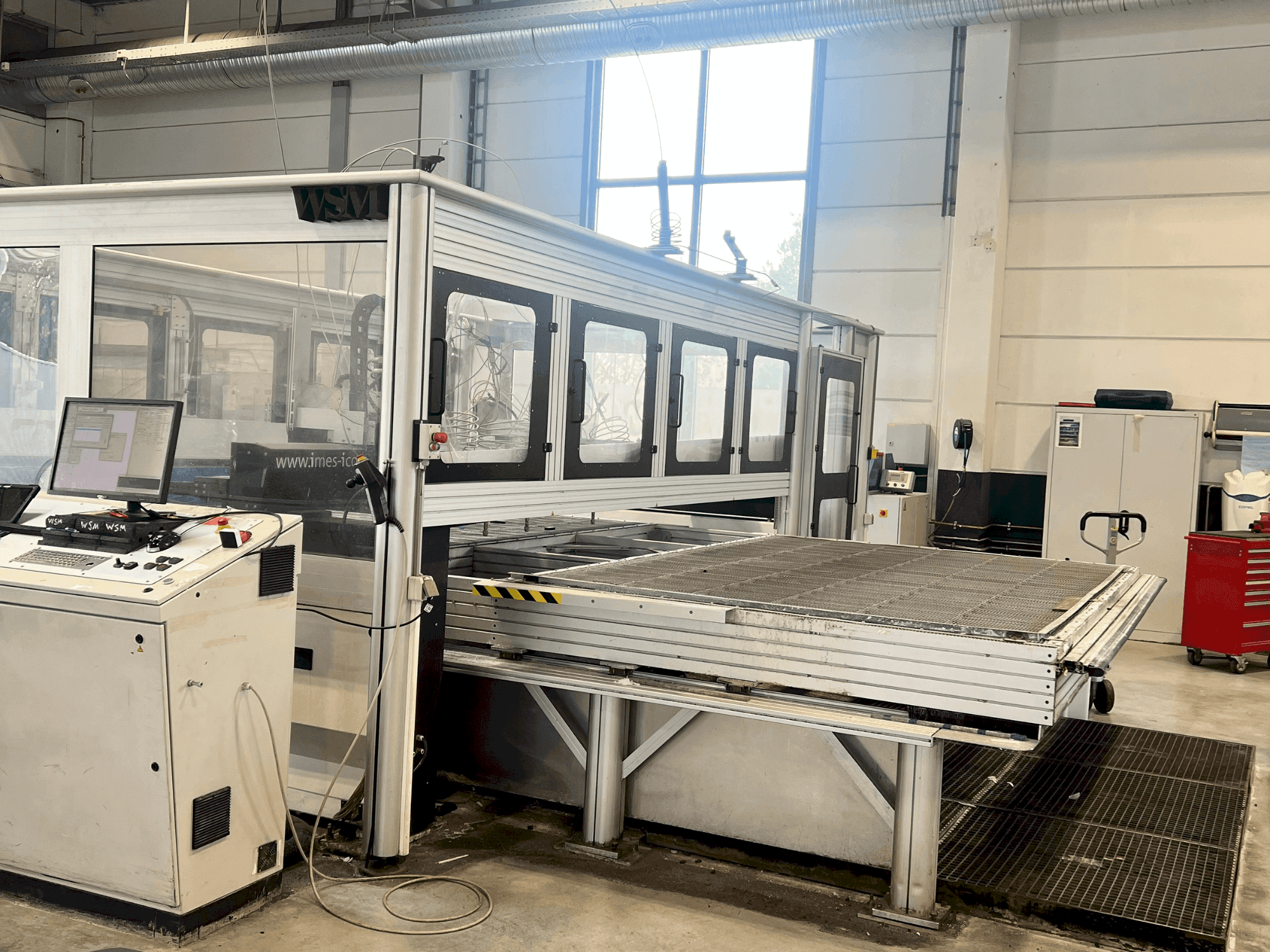 Vooraanzicht van Imes-Icore CUT matic WJ 3020 machine
