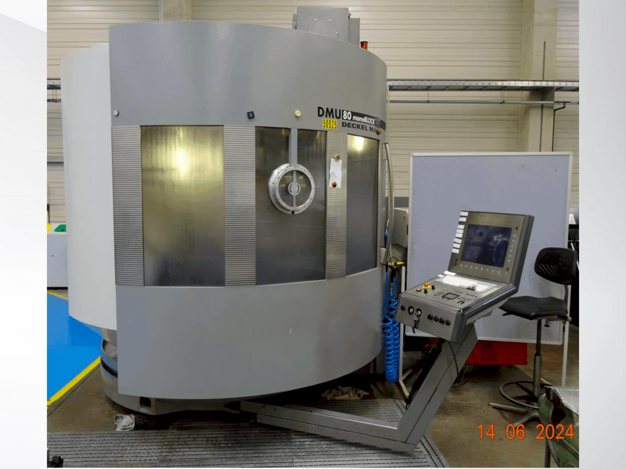 Zijaanzicht van DMG DMU 80 MonoBlock machine