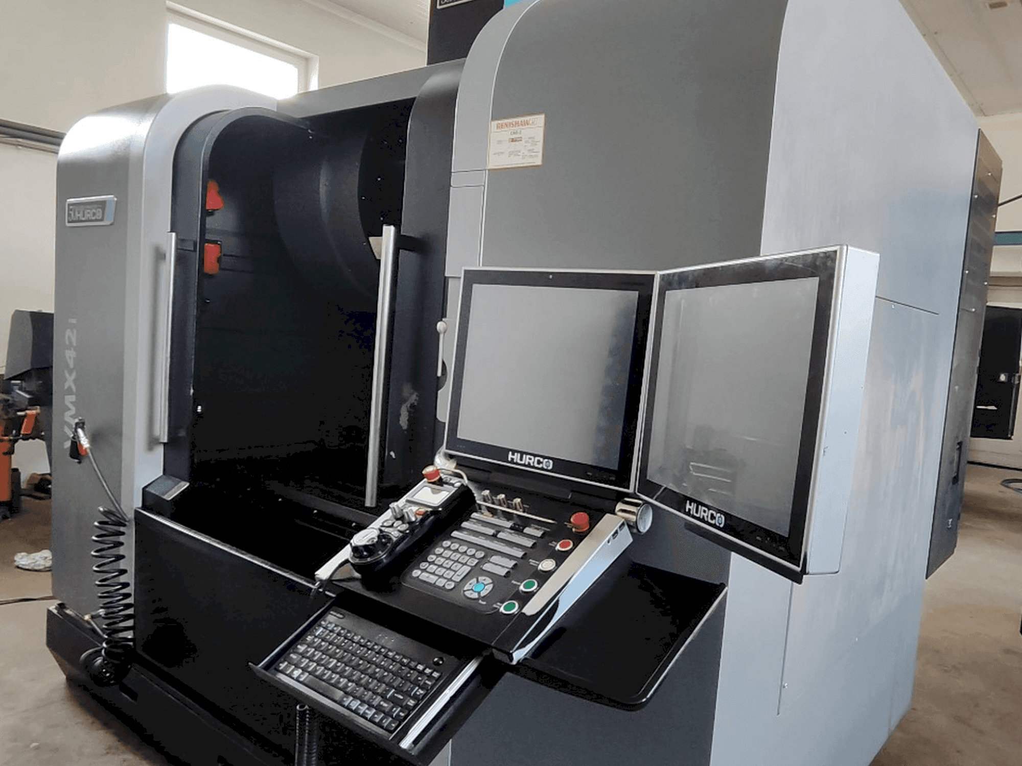 Vooraanzicht van Hurco VMX 42i (2018) machine