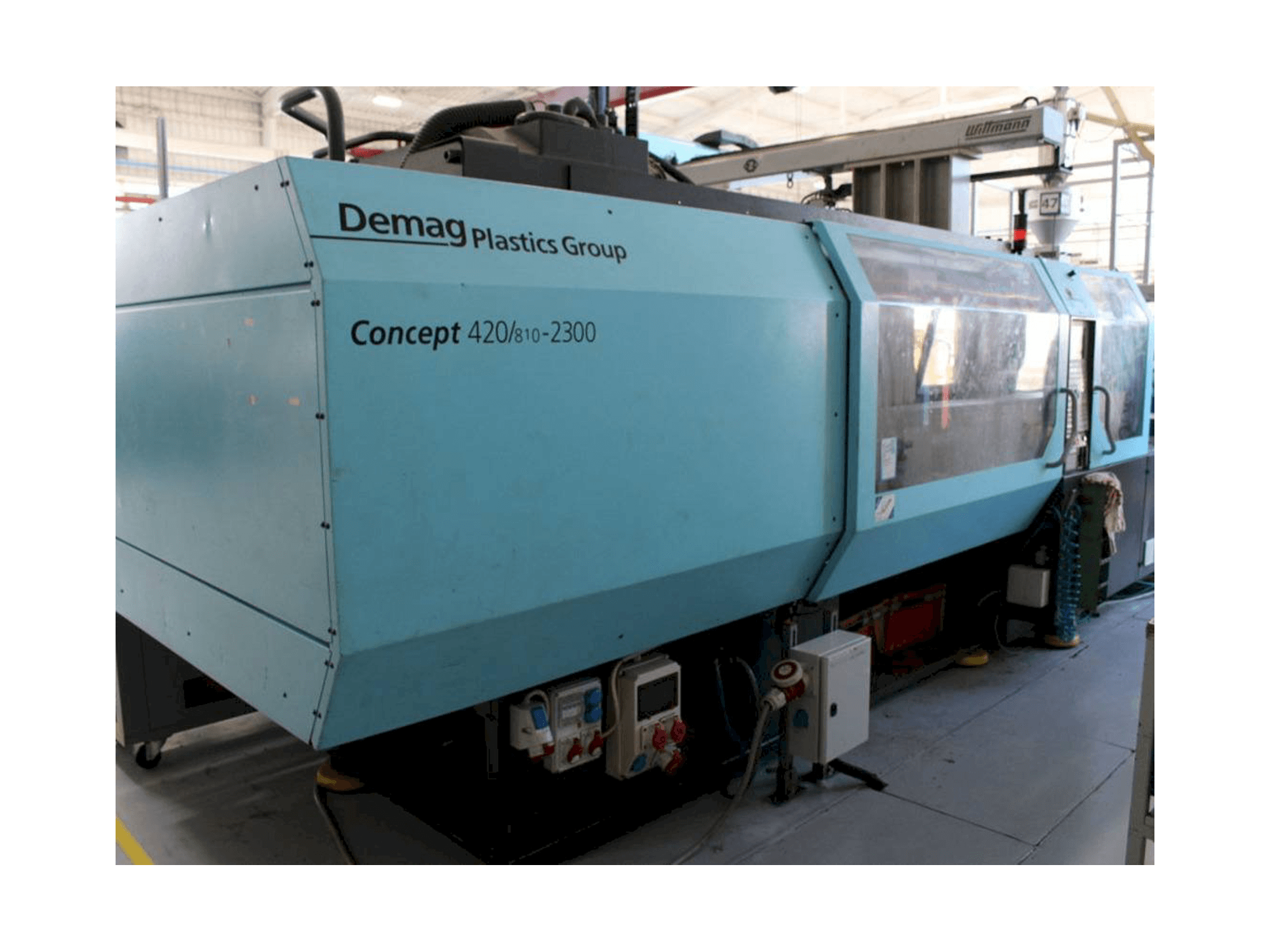 Vooraanzicht van DEMAG 420/810-2300 NC4 machine