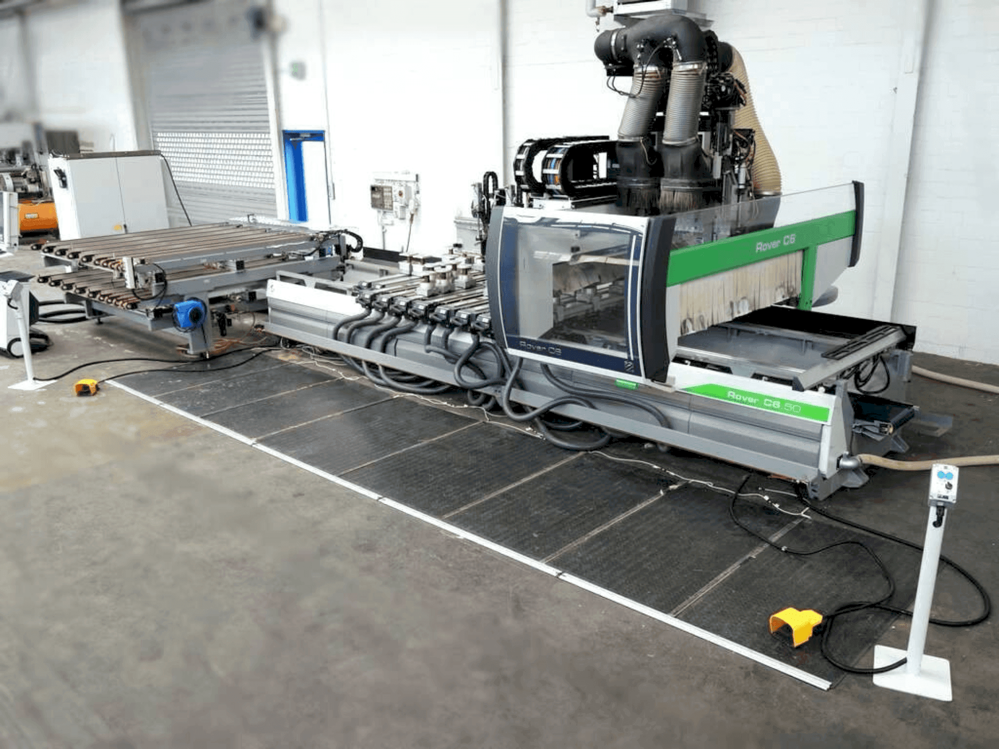 Vooraanzicht van BIESSE Rover C6 machine