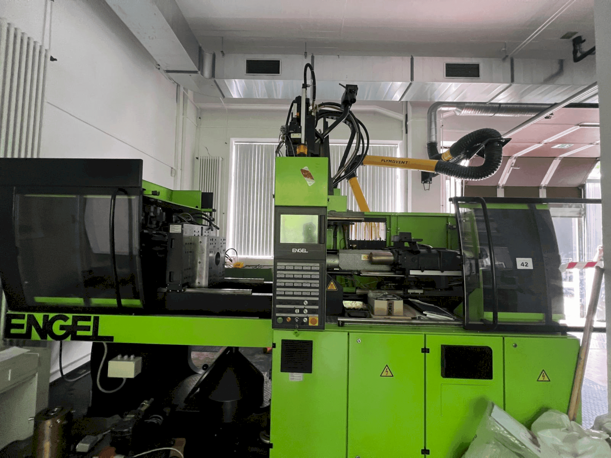 Vooraanzicht van Engel Victory 300H 80V/80 Combi machine