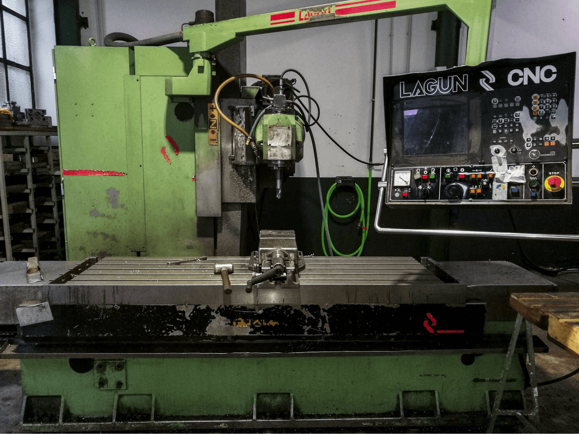 Vooraanzicht van Lagun FBF 1800 machine