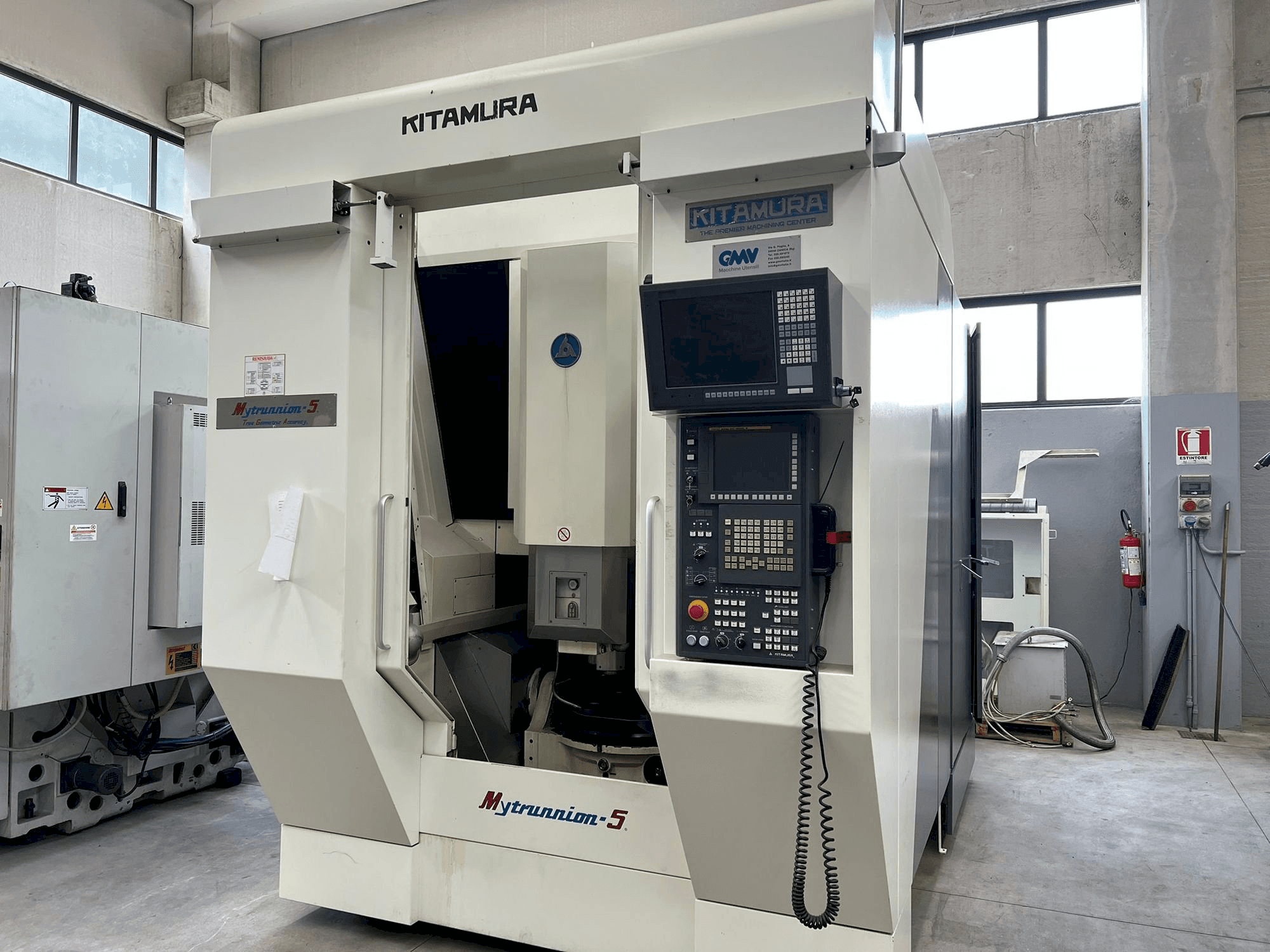 Vooraanzicht van Kitamura Mytrunnion 5 machine