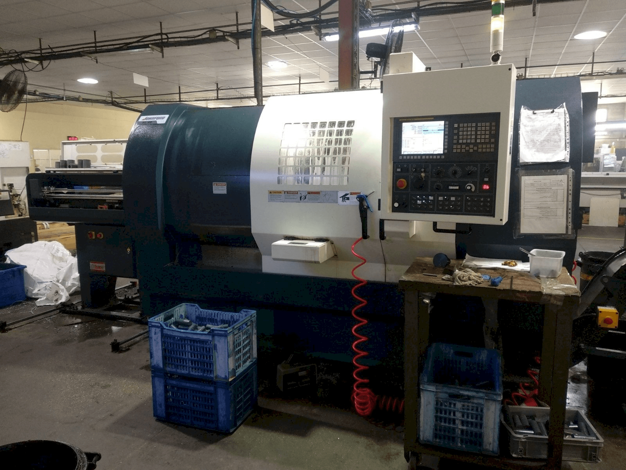 Vooraanzicht van Johnford SL-40 machine