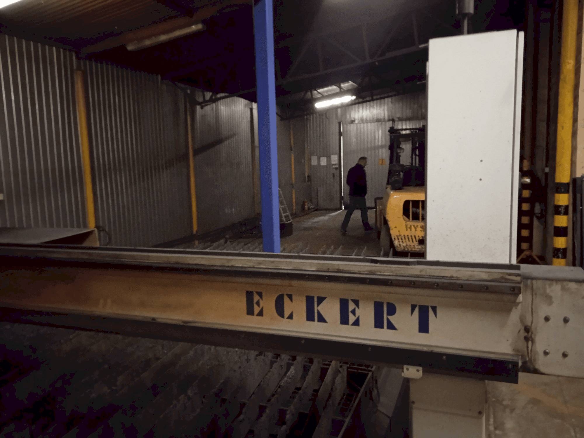 Vooraanzicht van ECKERT SZAFIR BL2 machine