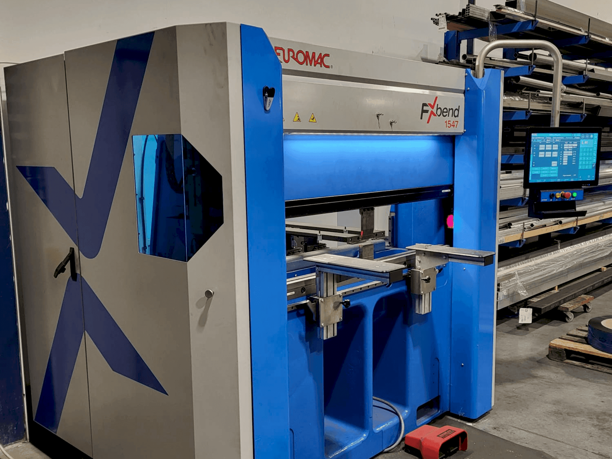 Vooraanzicht van Euromac FXbend 1547 machine