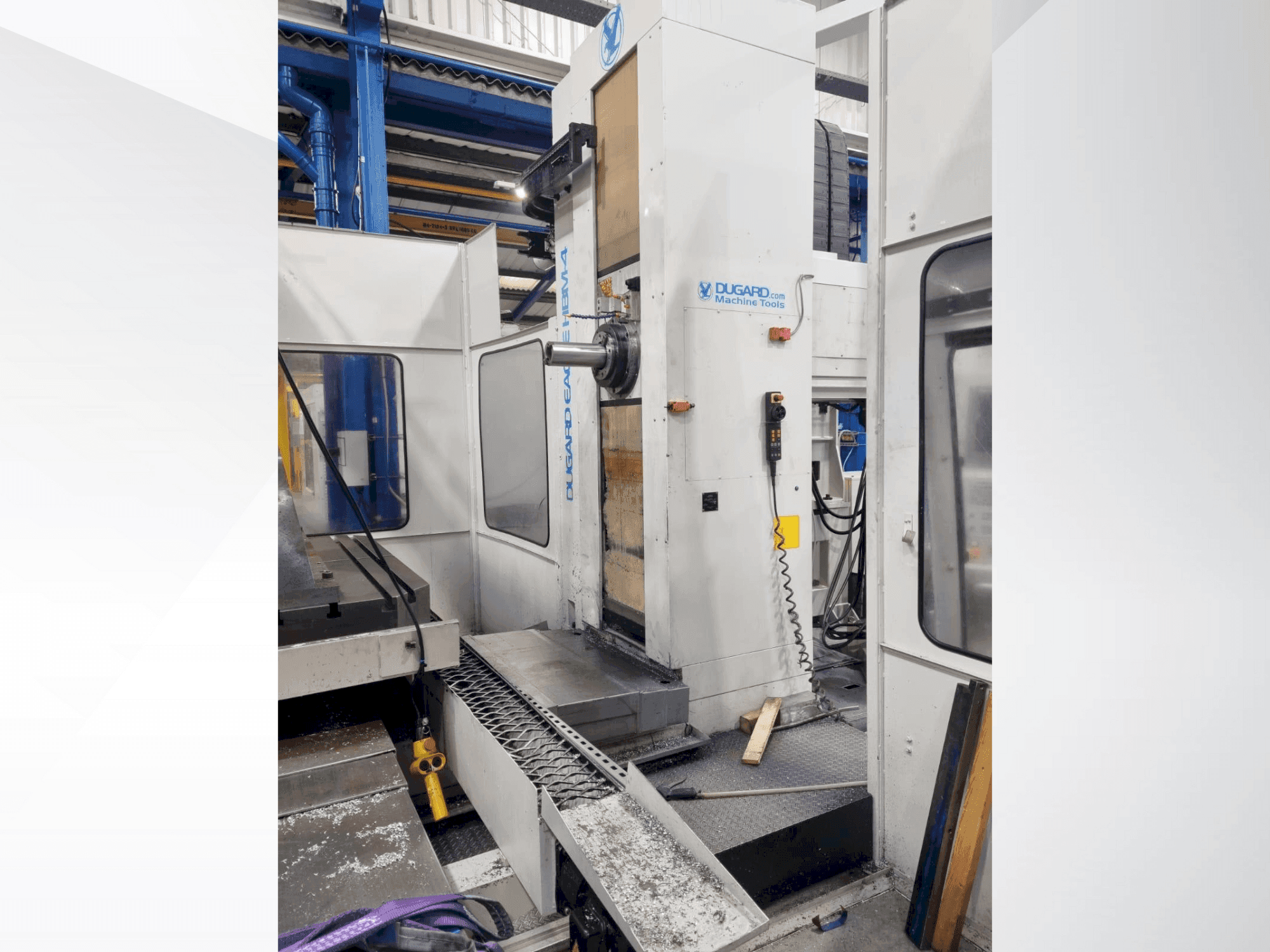 Vooraanzicht van Dugard HBM4 machine