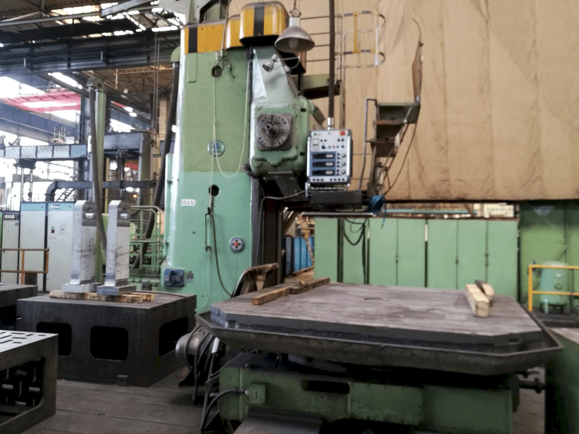 Vooraanzicht van SKODA WD 160 machine