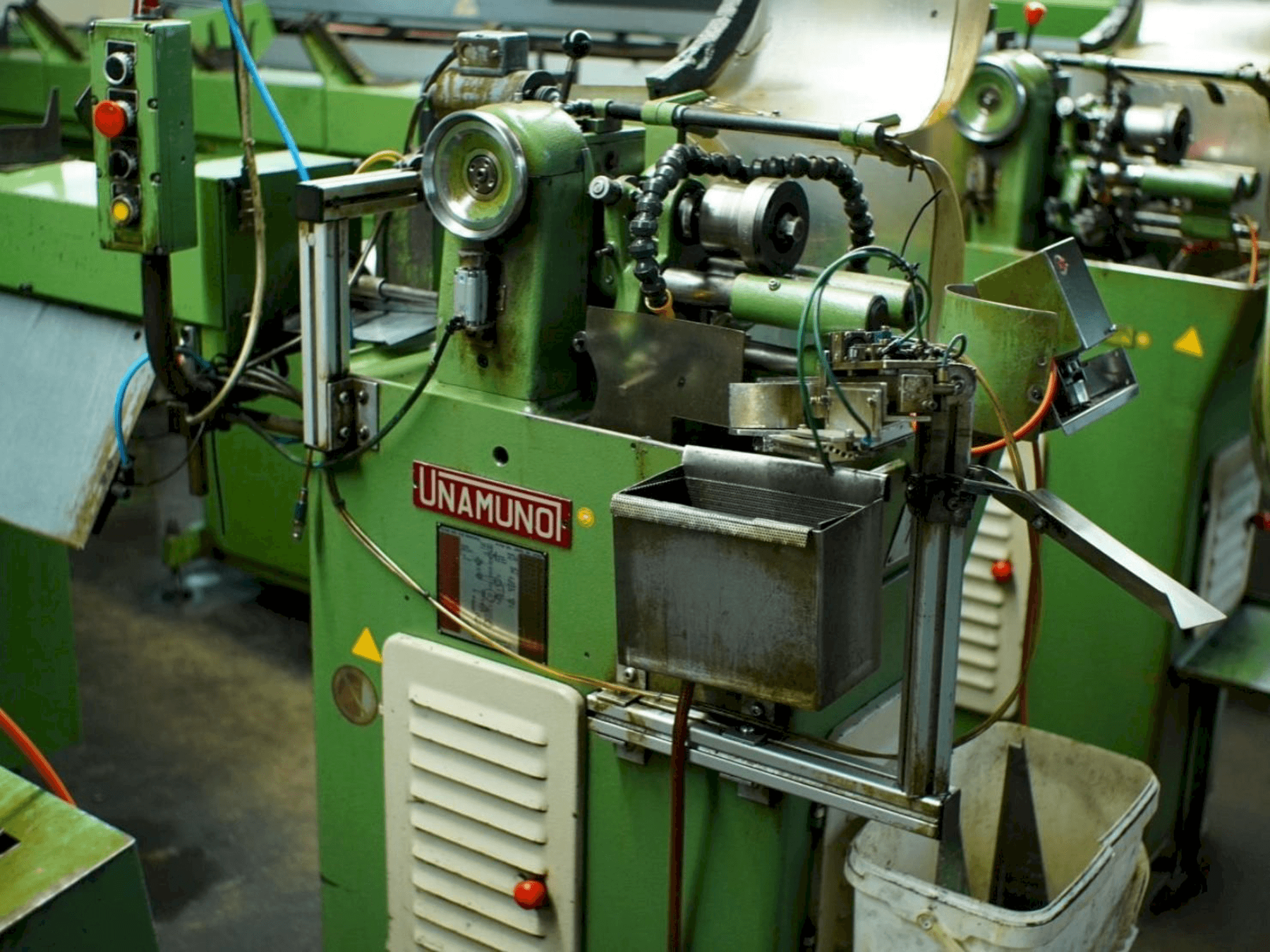 Vooraanzicht van UNAMUNO TA-16-B machine