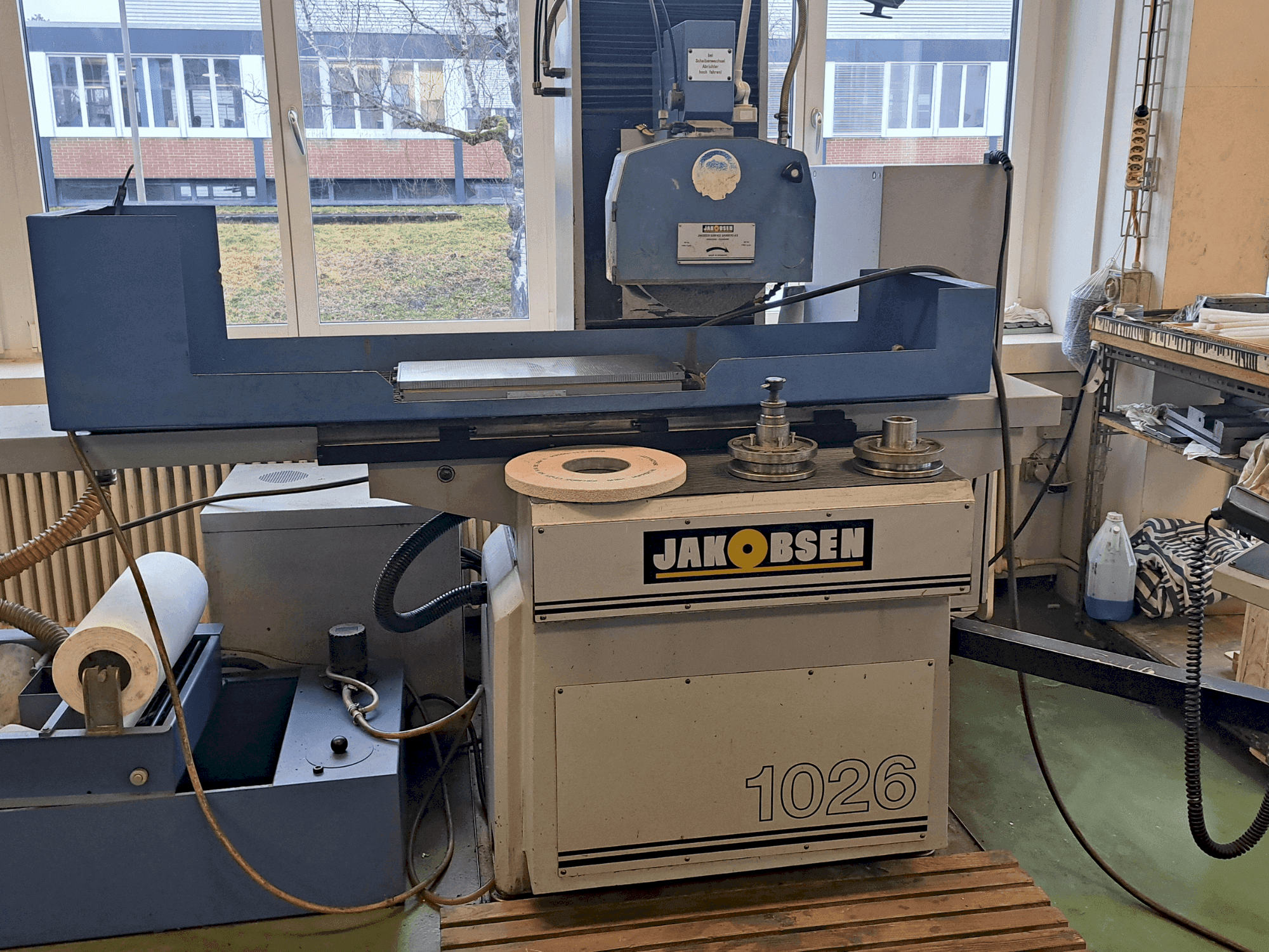 Vooraanzicht van JAKOBSEN AC-1026 machine