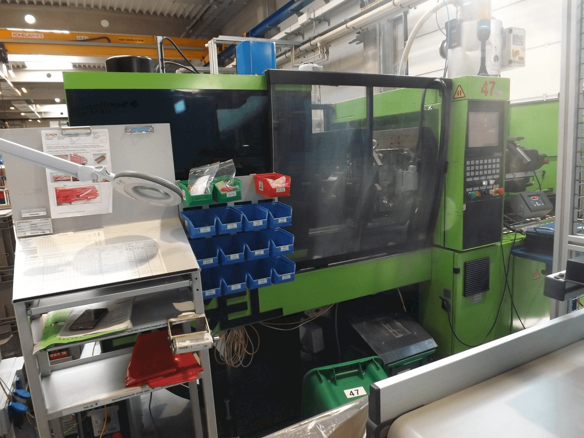 Vooraanzicht van ENGEL Victory 330/80 Focus machine