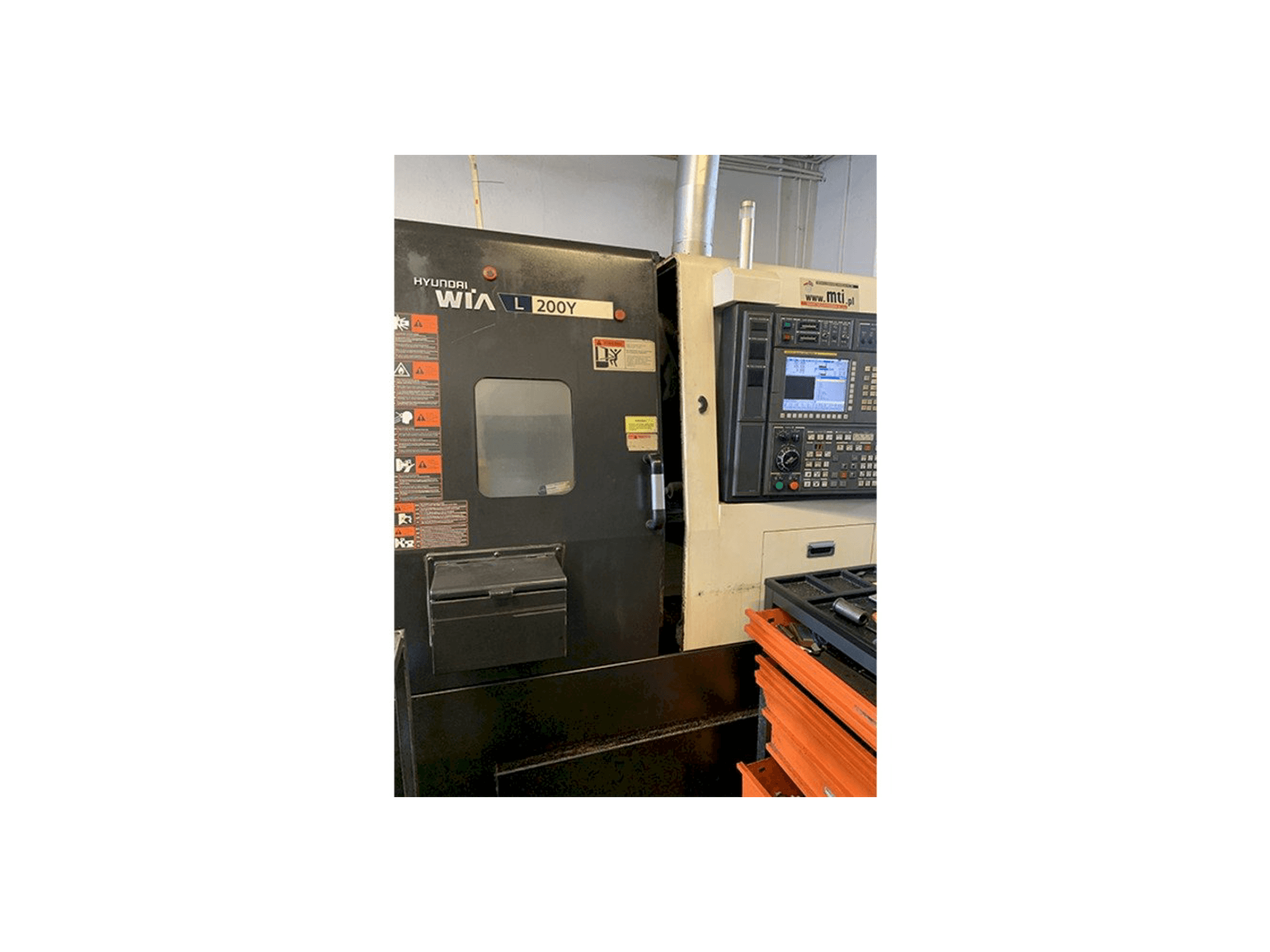 Vooraanzicht van Hyundai Wia L200Y machine