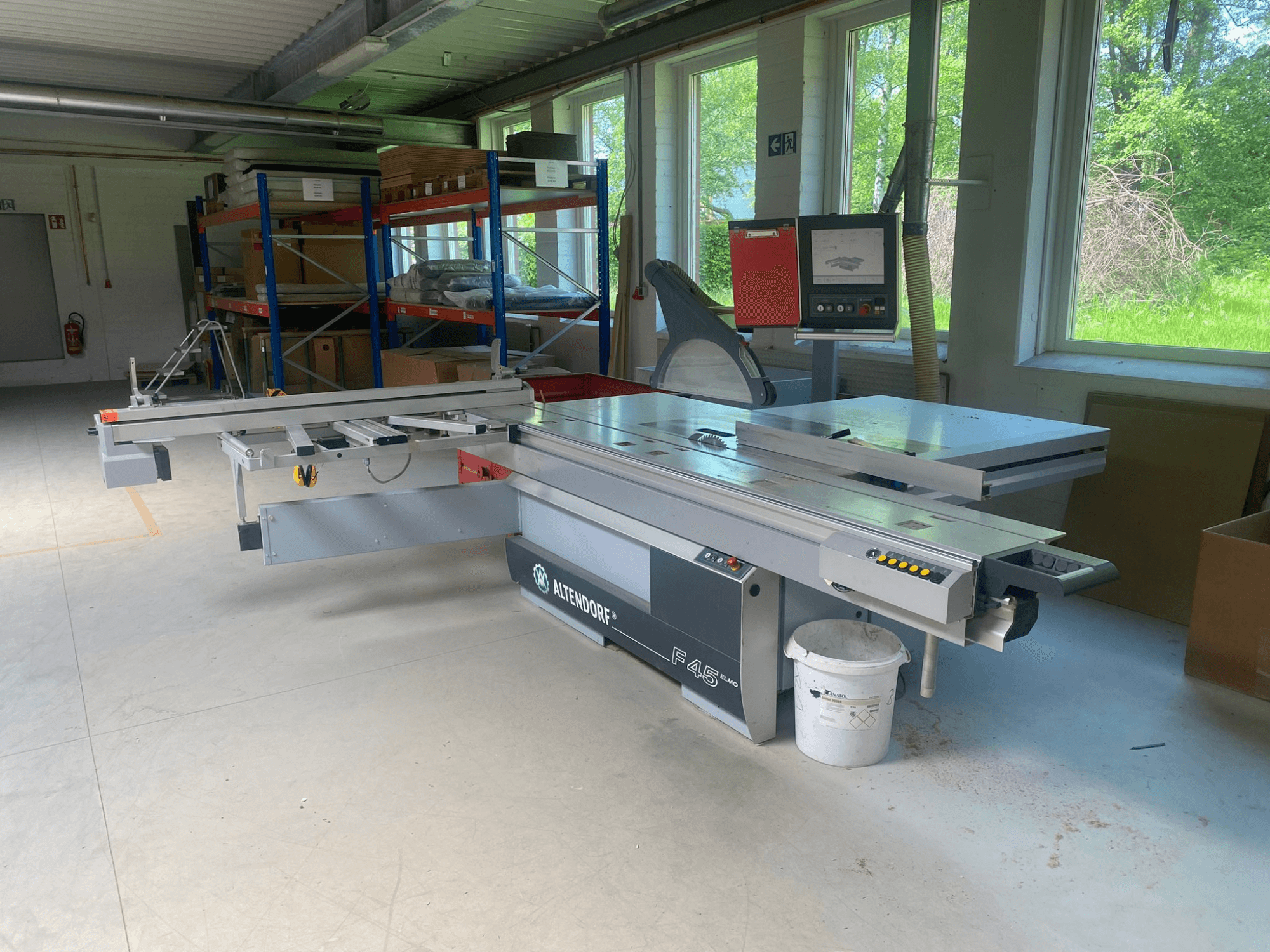 ALTENDORF F45 schuiftafelzaag, vooraanzicht, met verstelbare schuiftafel, digitaal display en bedieningspaneel zichtbaar.