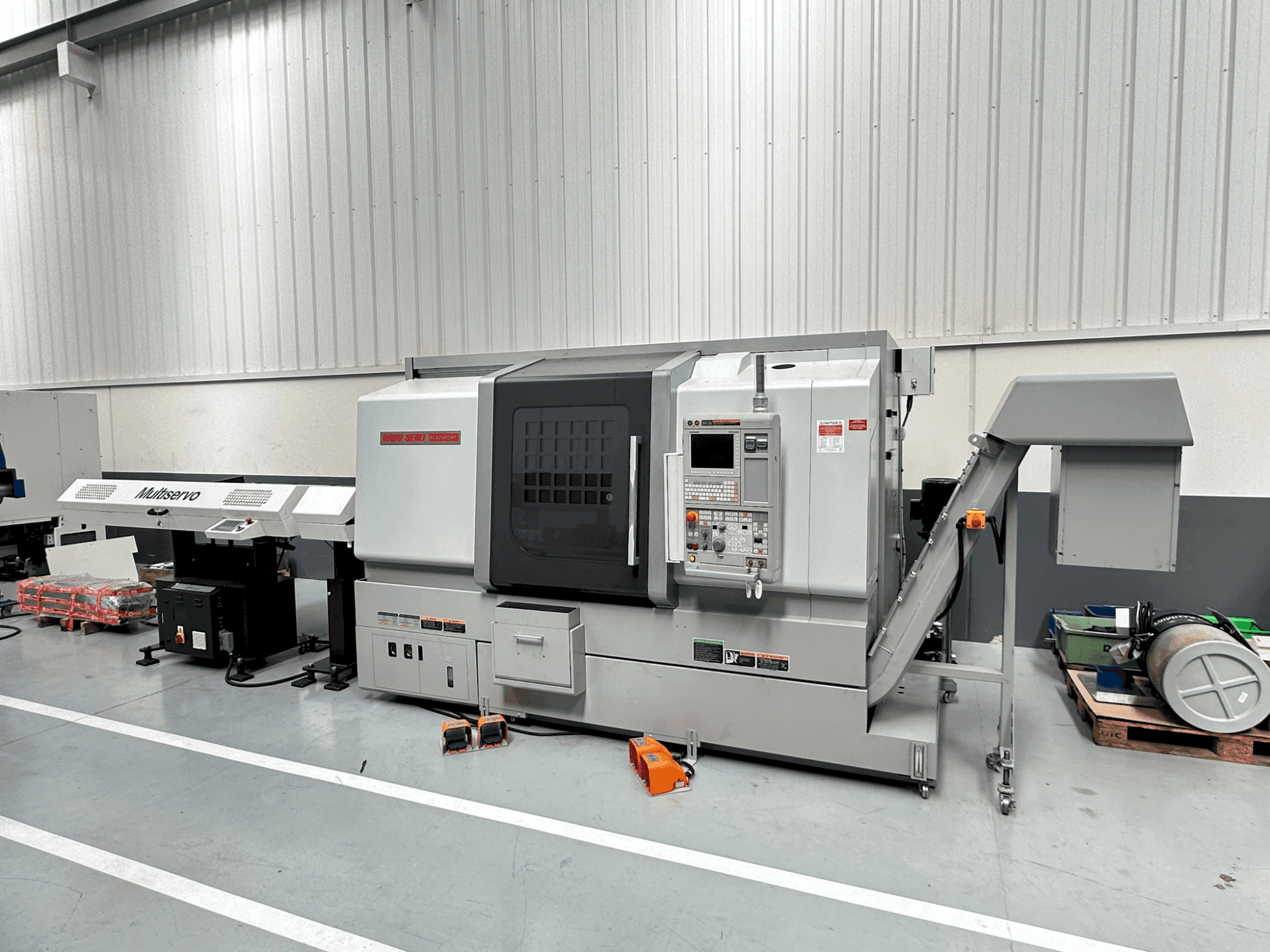 Vooraanzicht van MORI SEIKI NLX 2500 SY/700 machine
