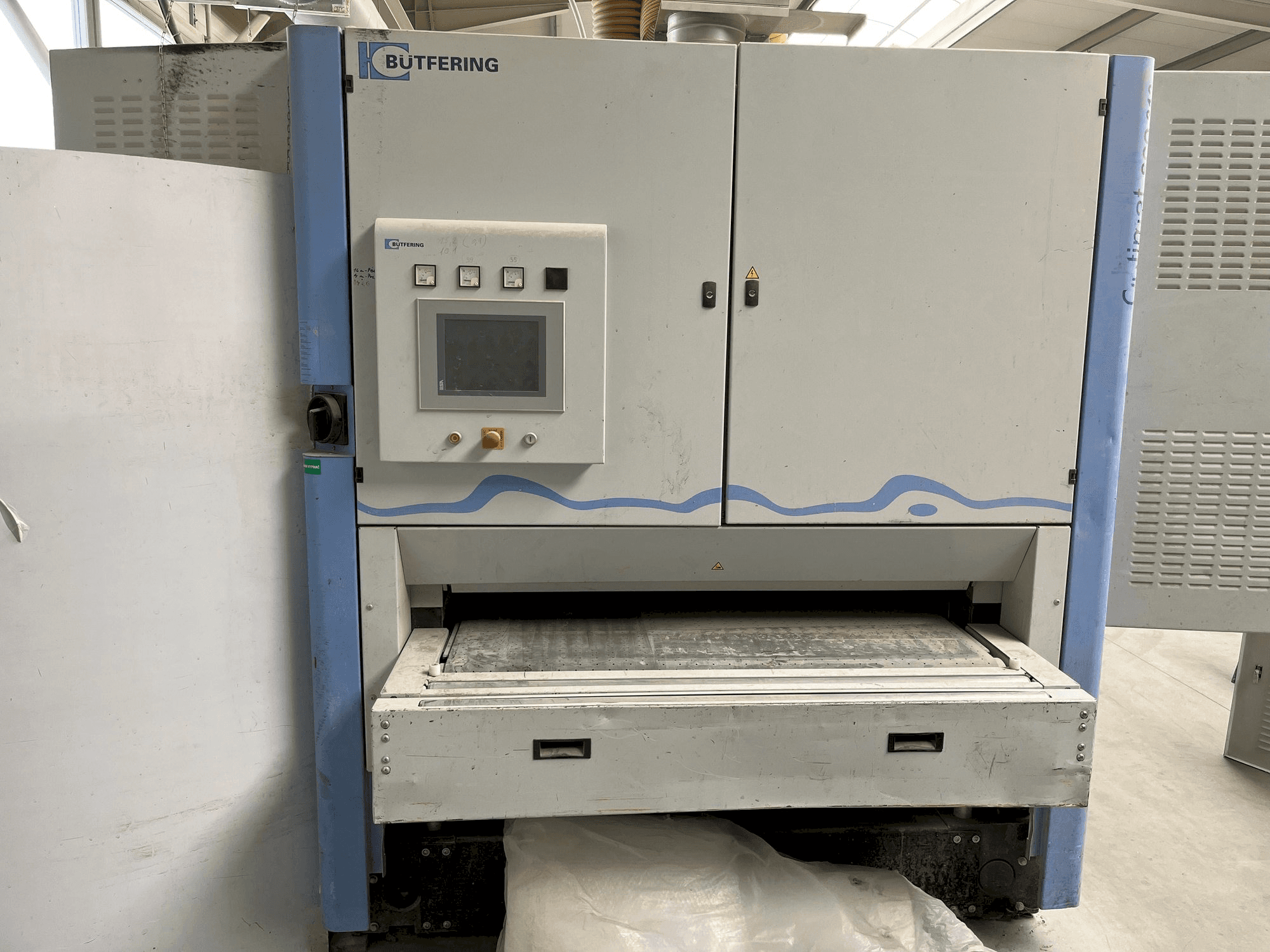 Vooraanzicht van BUTFERING OPTIMAT SCO313 MRR machine