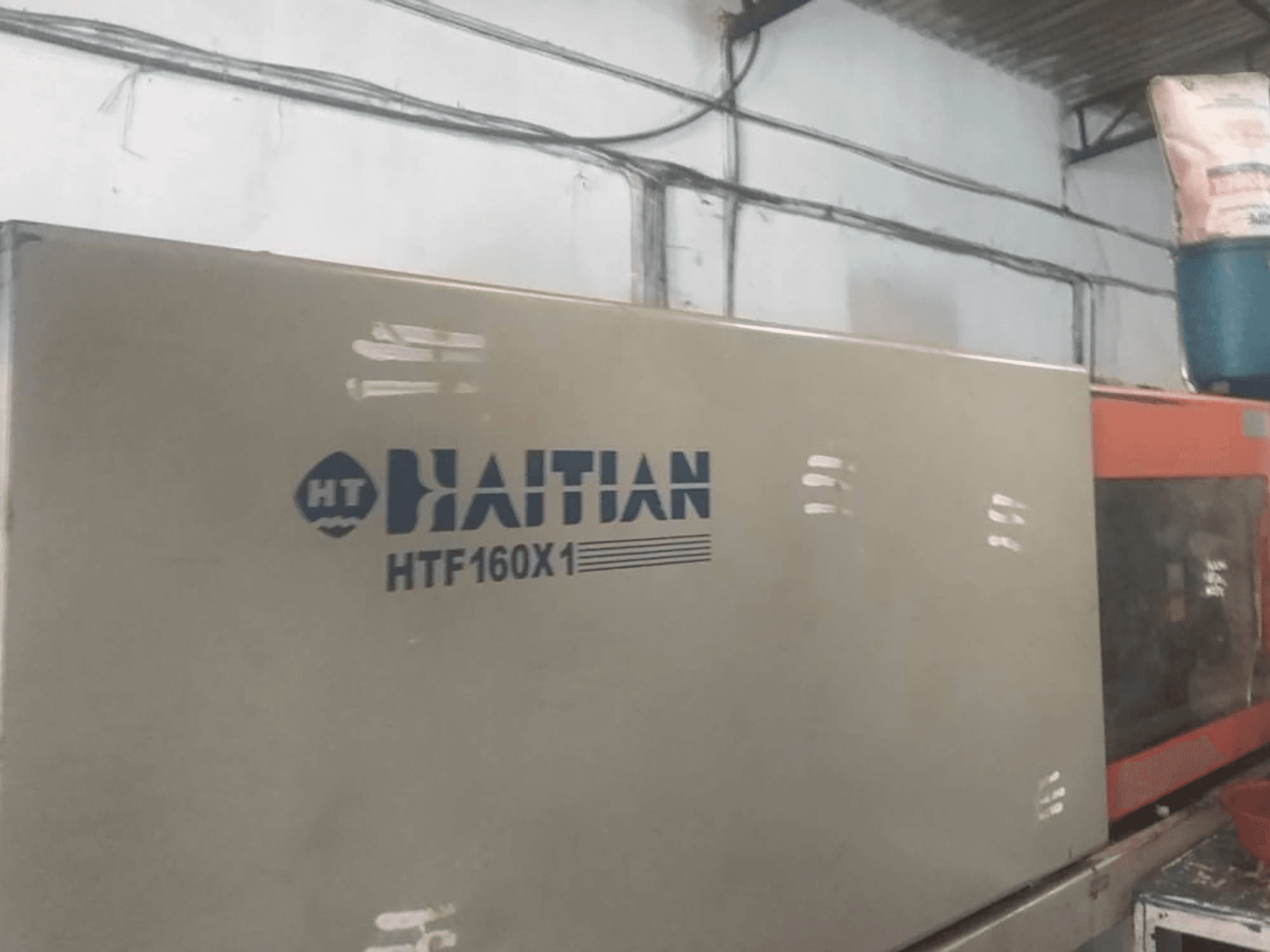 Vooraanzicht van HAITIAN HTF160X1 machine