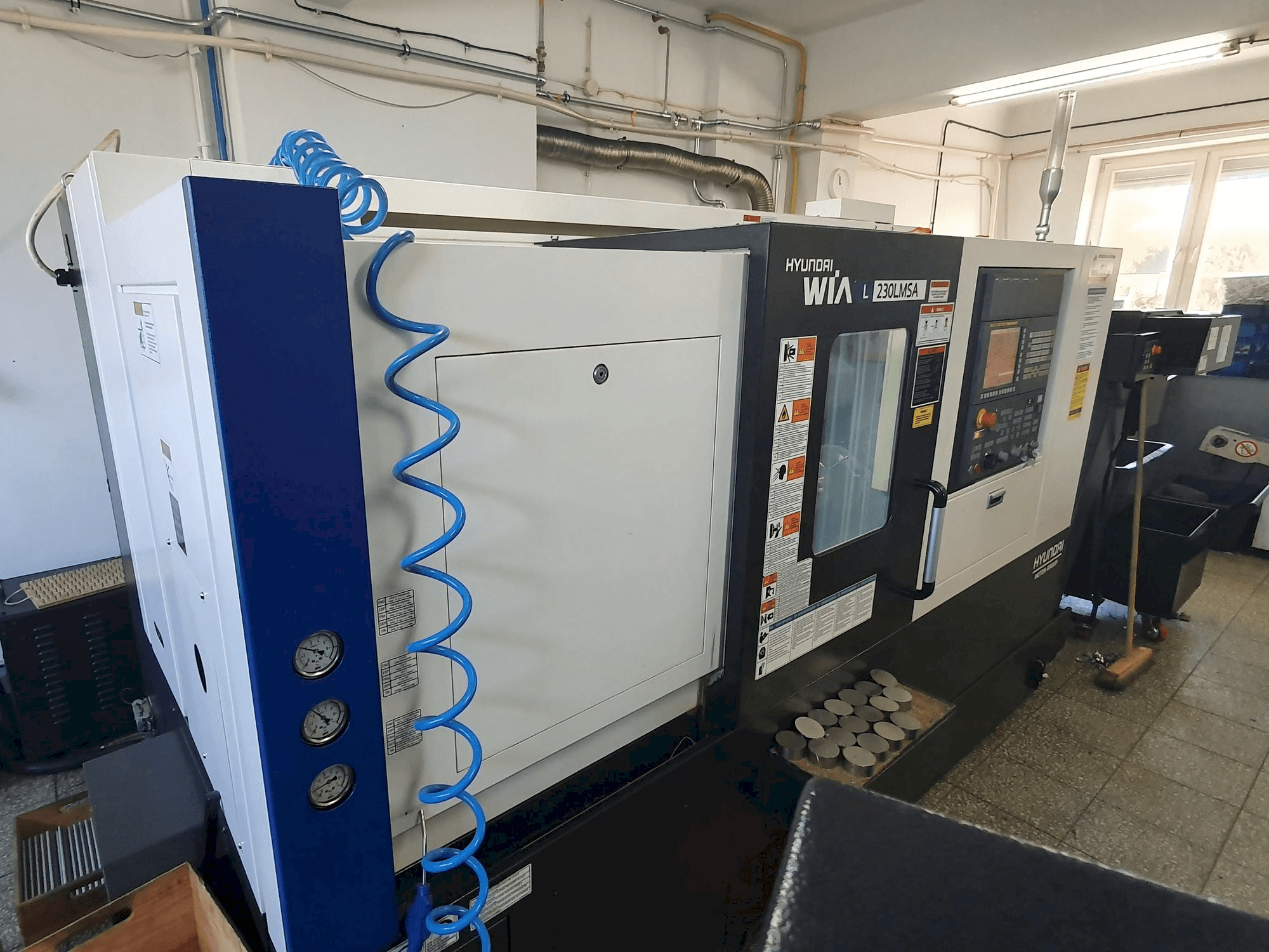 Vooraanzicht van Hyundai Wia L230LMSA machine