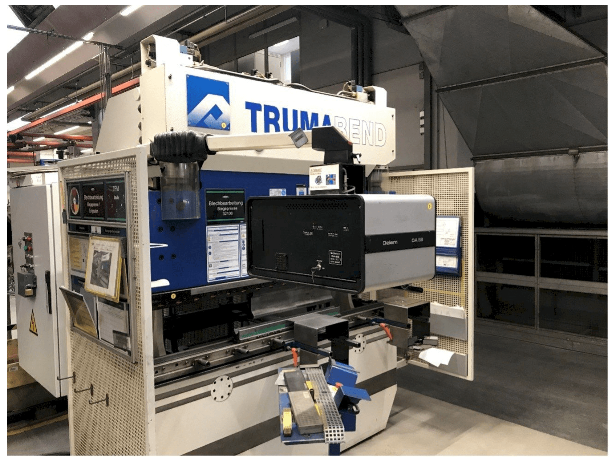 Vooraanzicht van Trumpf Trumabend 80/2 machine