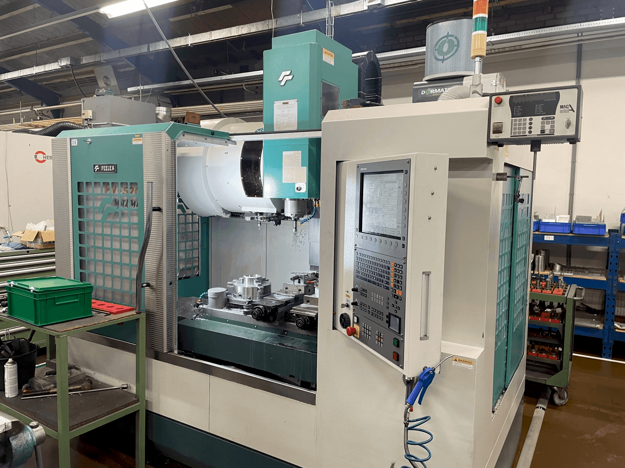 Vooraanzicht van Feeler EV-520 plus A machine