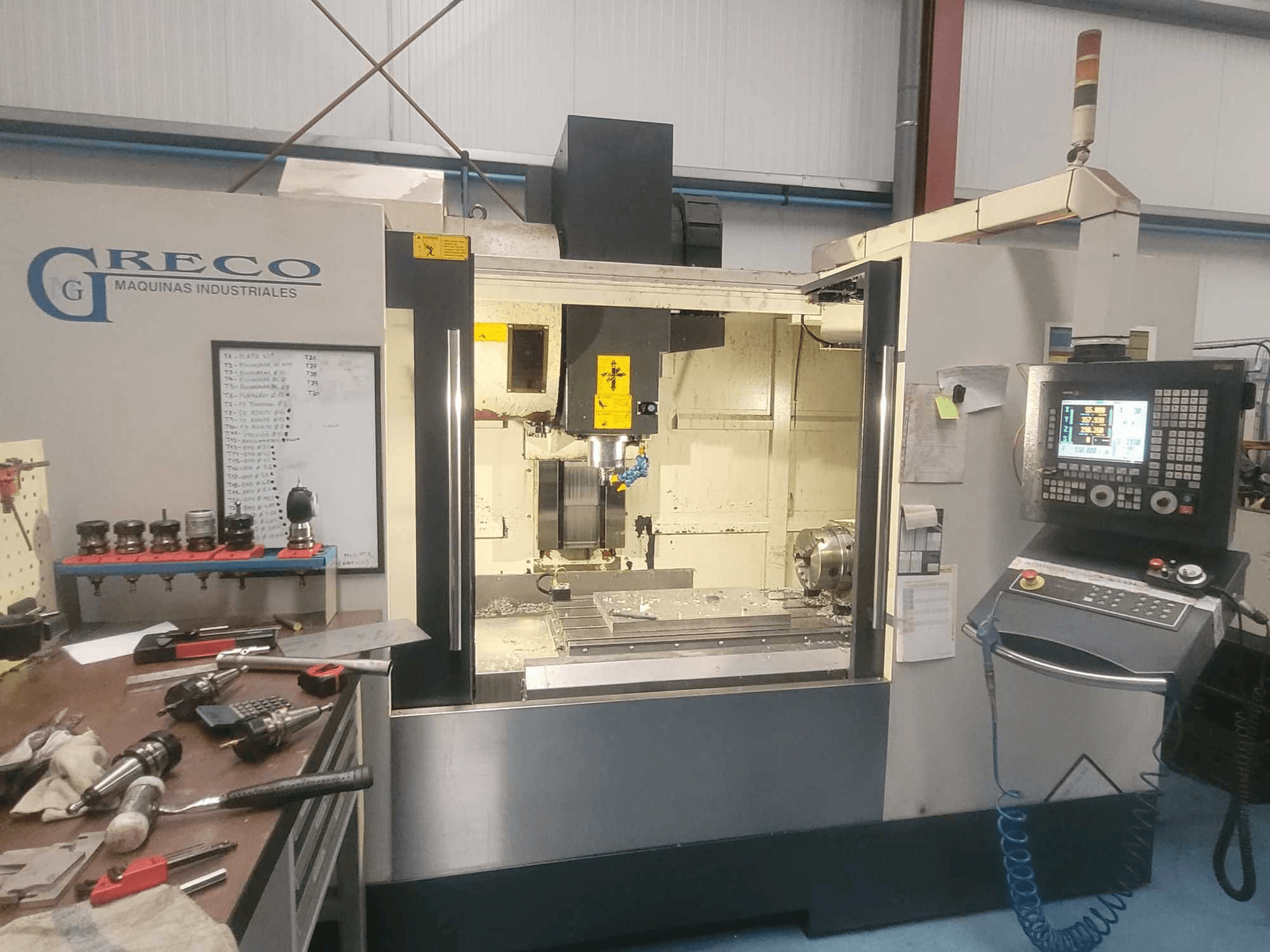 Vooraanzicht van Finitech SMV-1270-3B machine