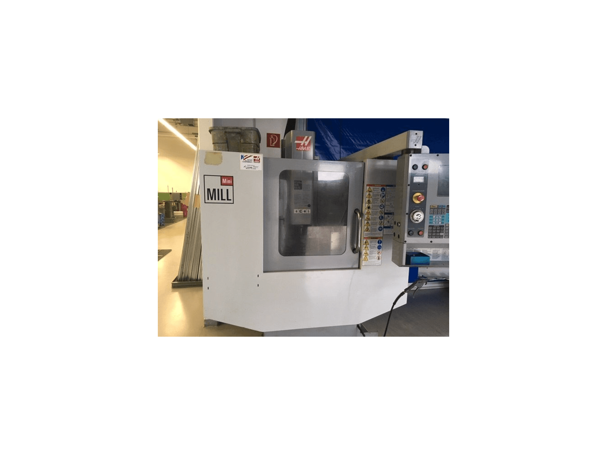 Vooraanzicht van HAAS Mini Mill HE machine