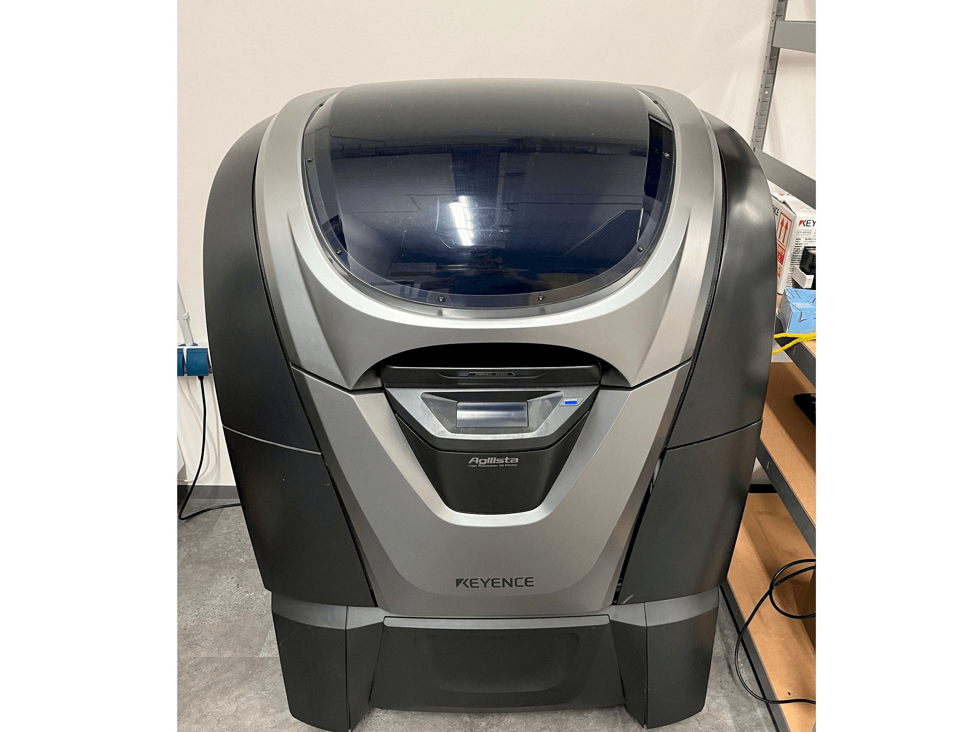 Vooraanzicht van KEYENCE Agilista 3200-w machine