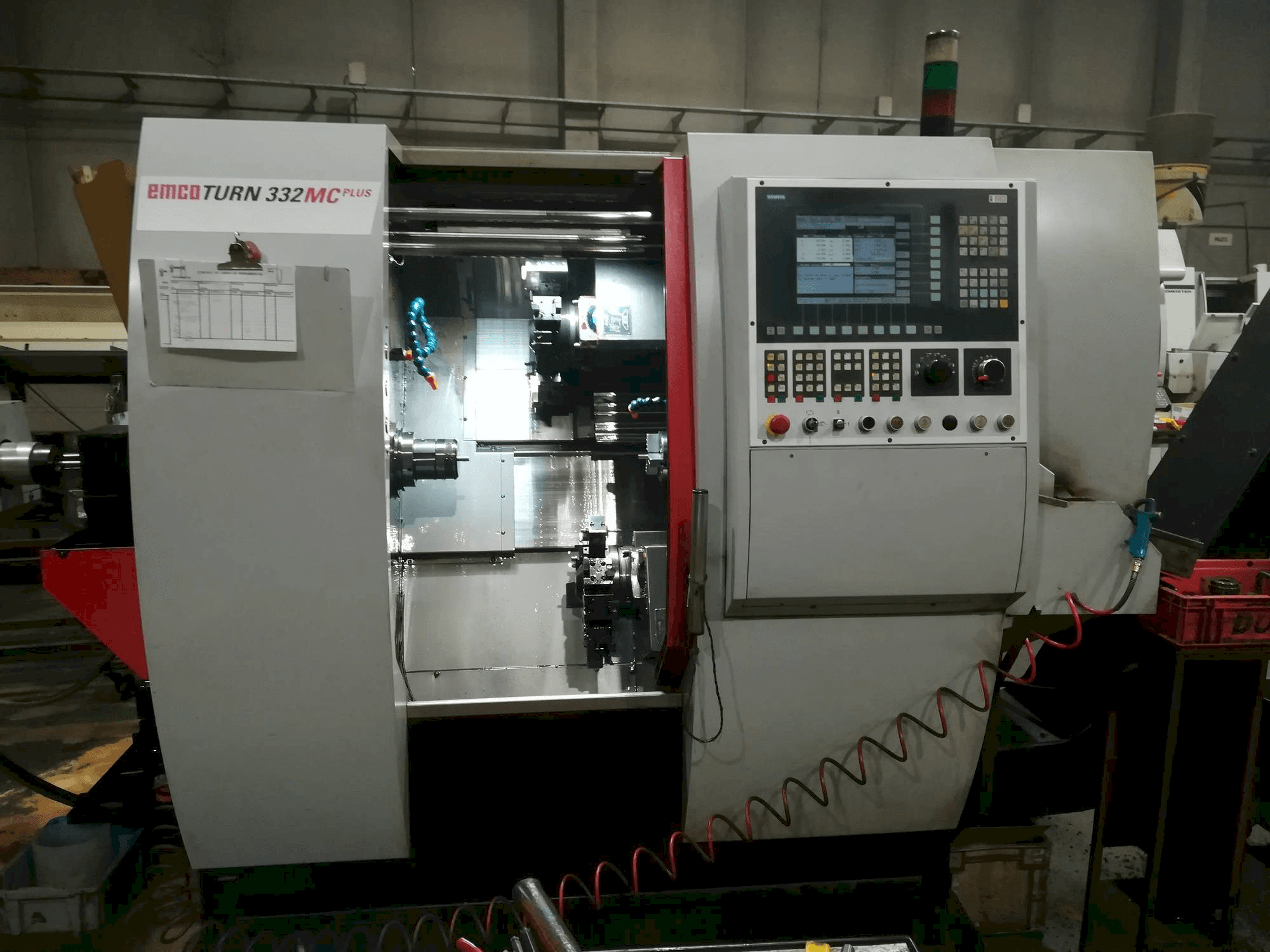 Vooraanzicht van EMCO Emcoturn 332 MC machine