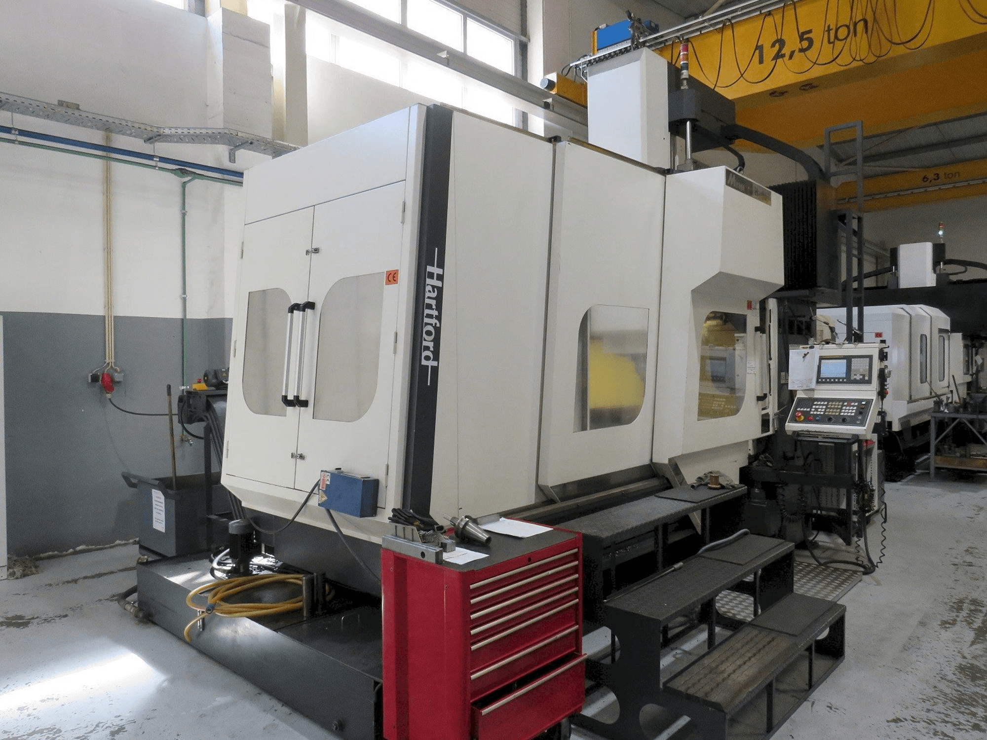 Vooraanzicht van Hartford HEP 2150 machine