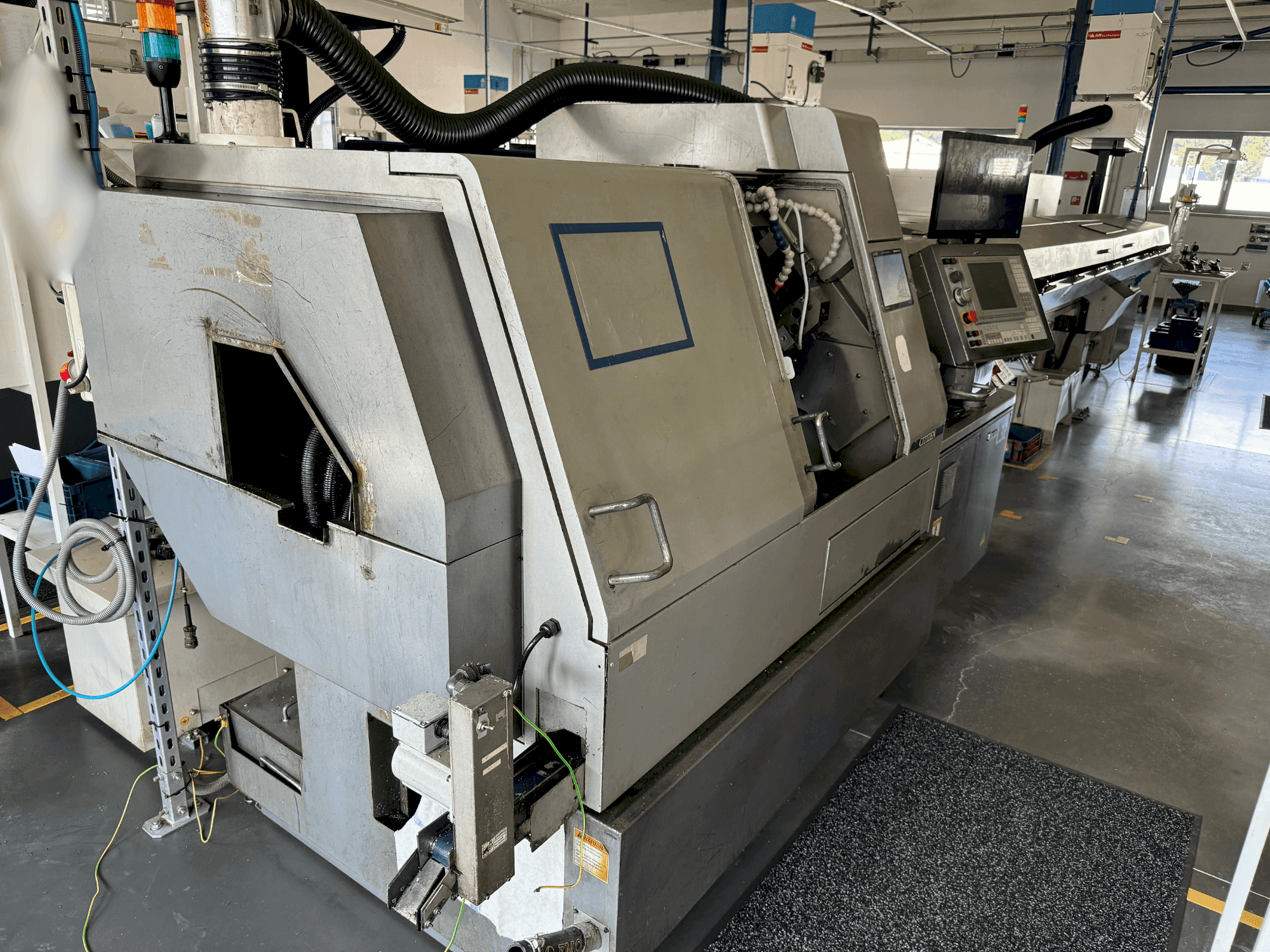 Vooraanzicht van Citizen L32-VII machine